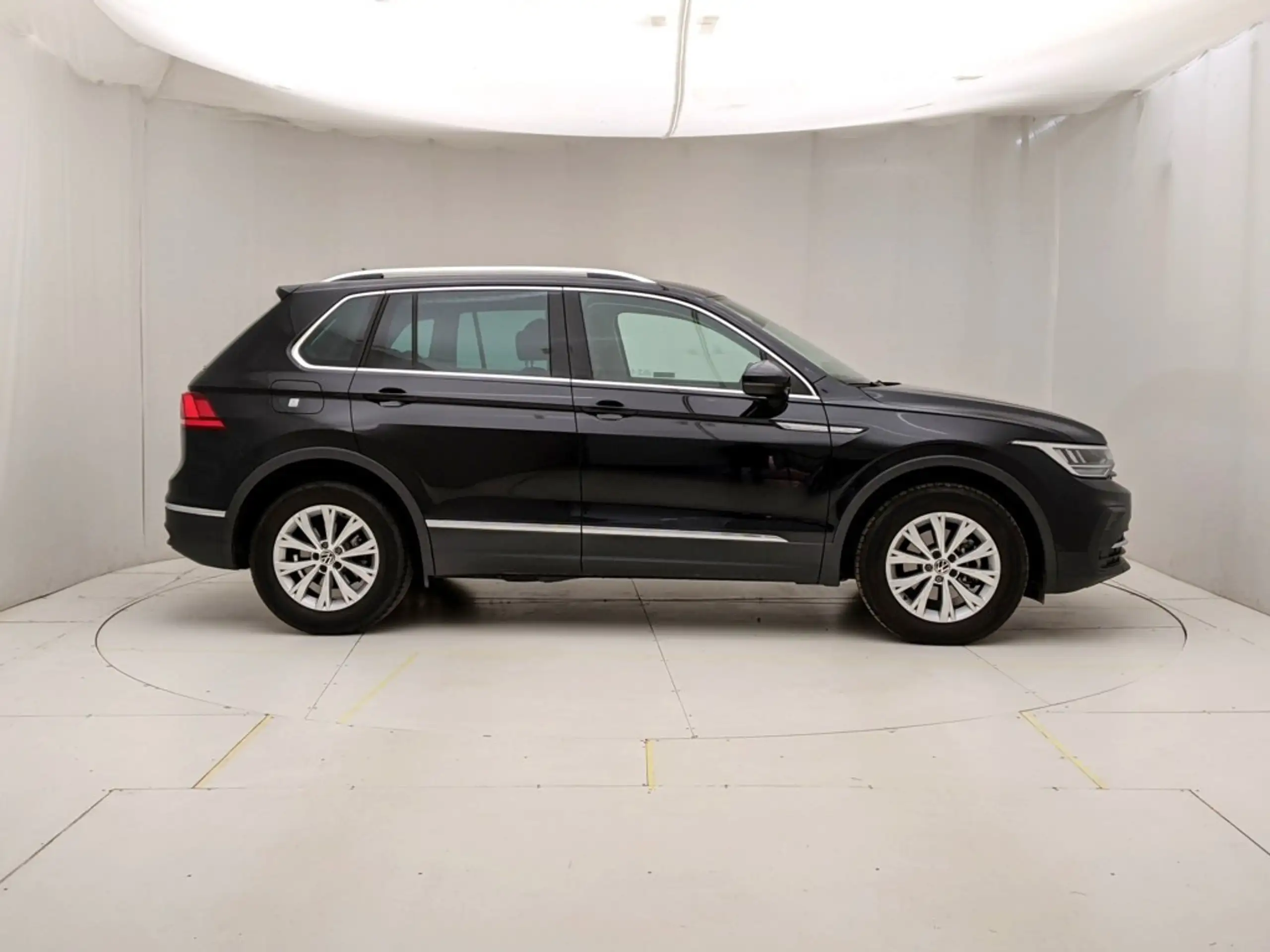 Volkswagen - Tiguan