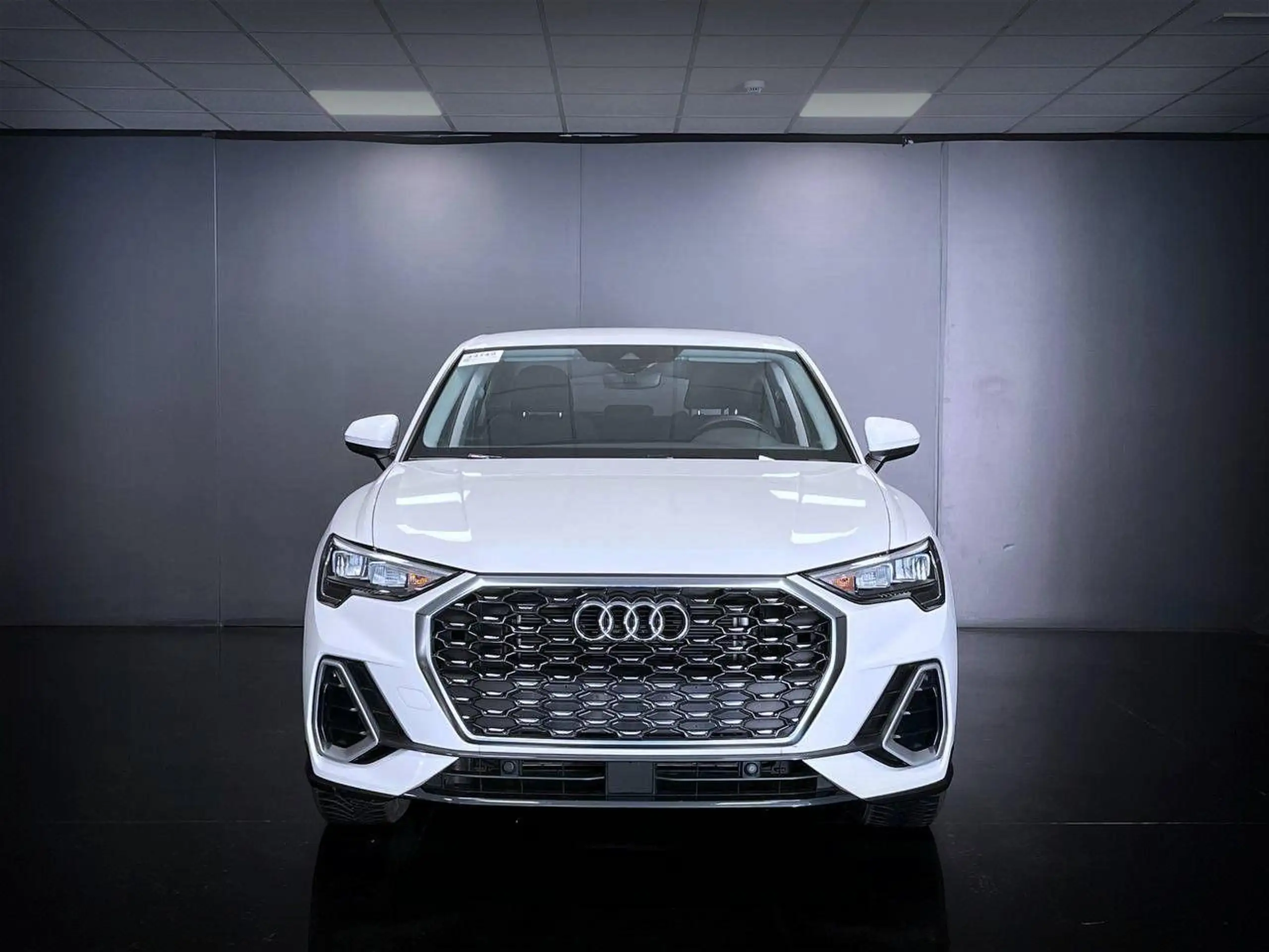 Audi - Q3