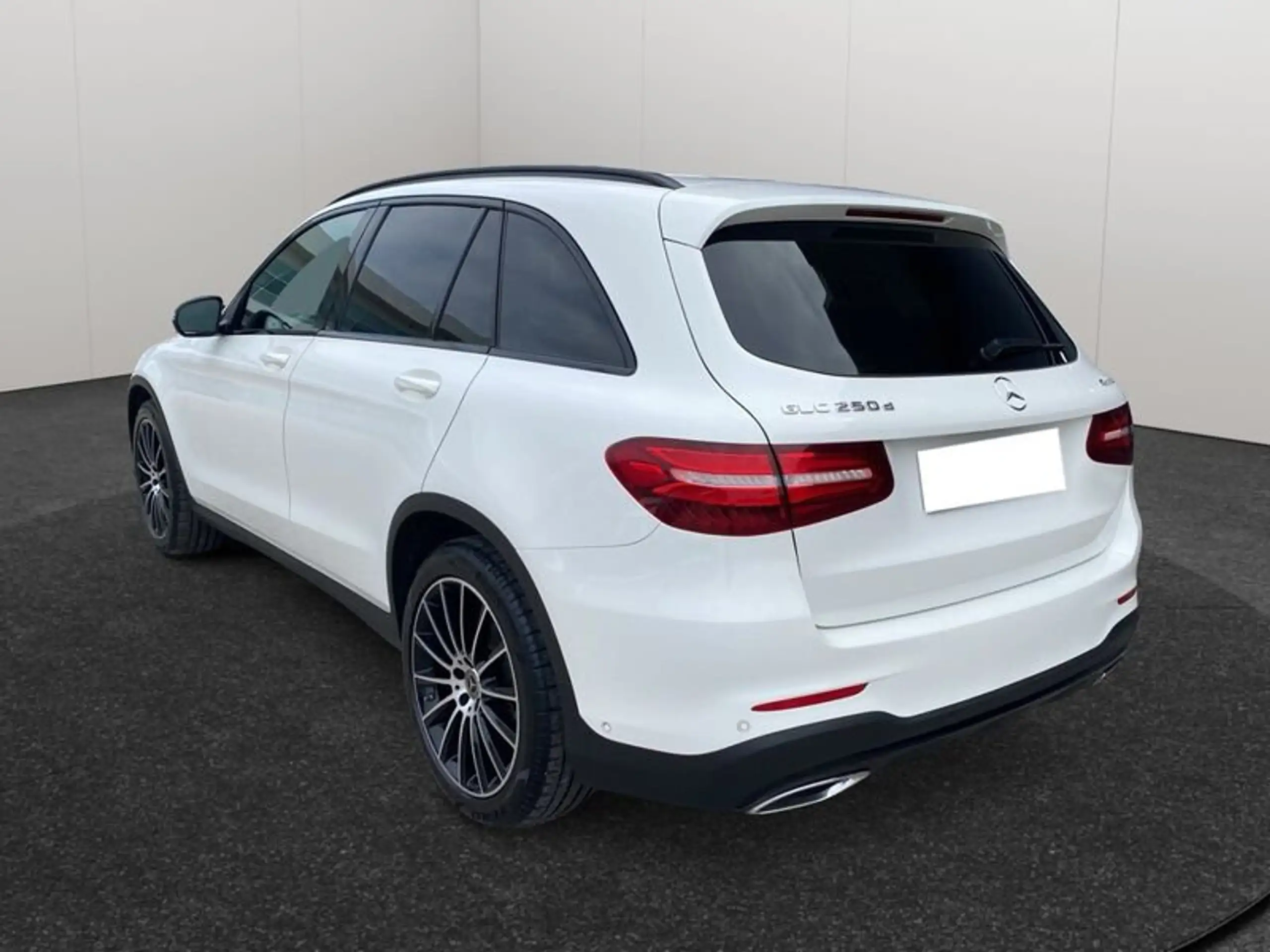 Mercedes-Benz - GLC 250