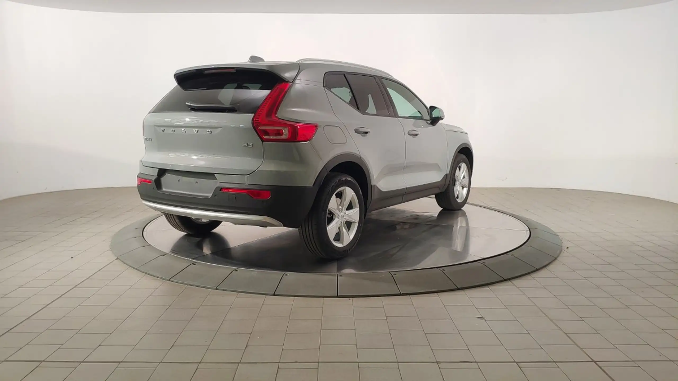 Volvo - XC40