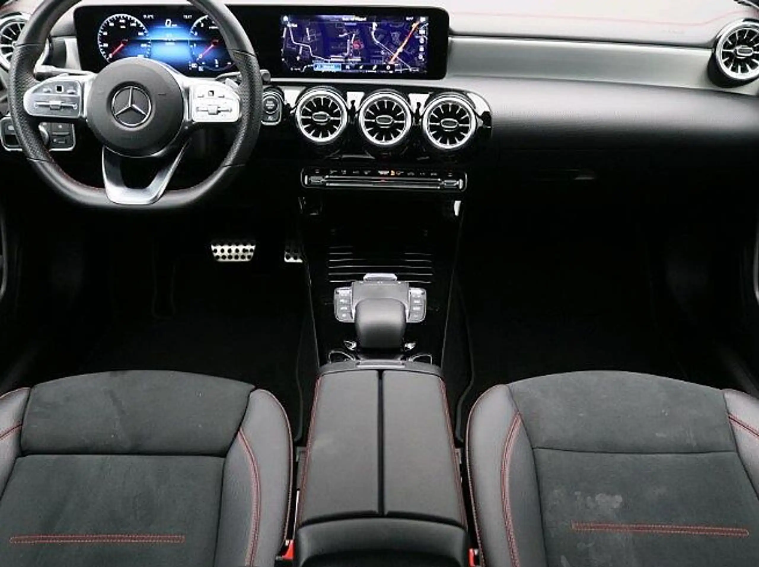 Mercedes-Benz - CLA 200