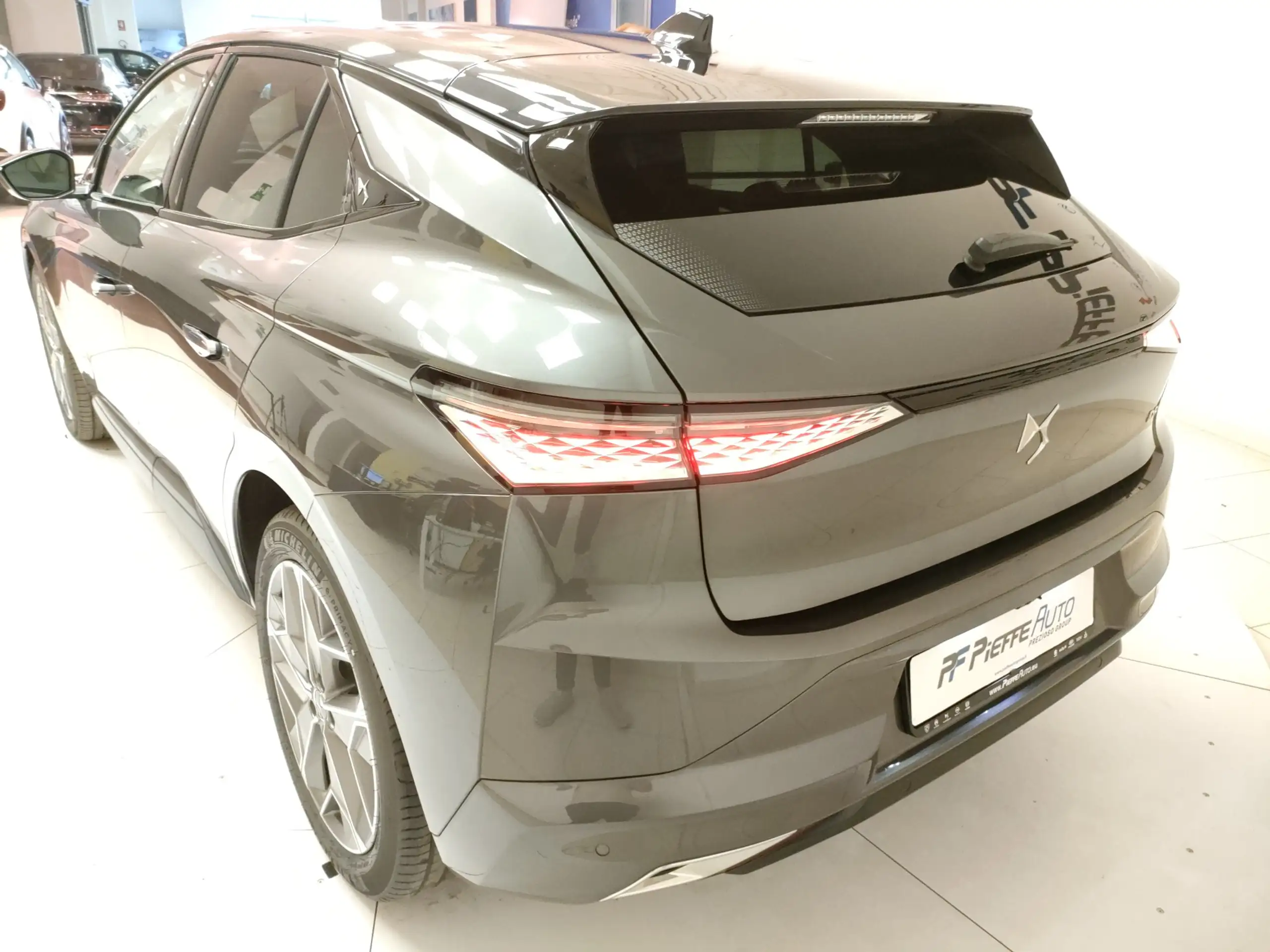 DS Automobiles - DS 4