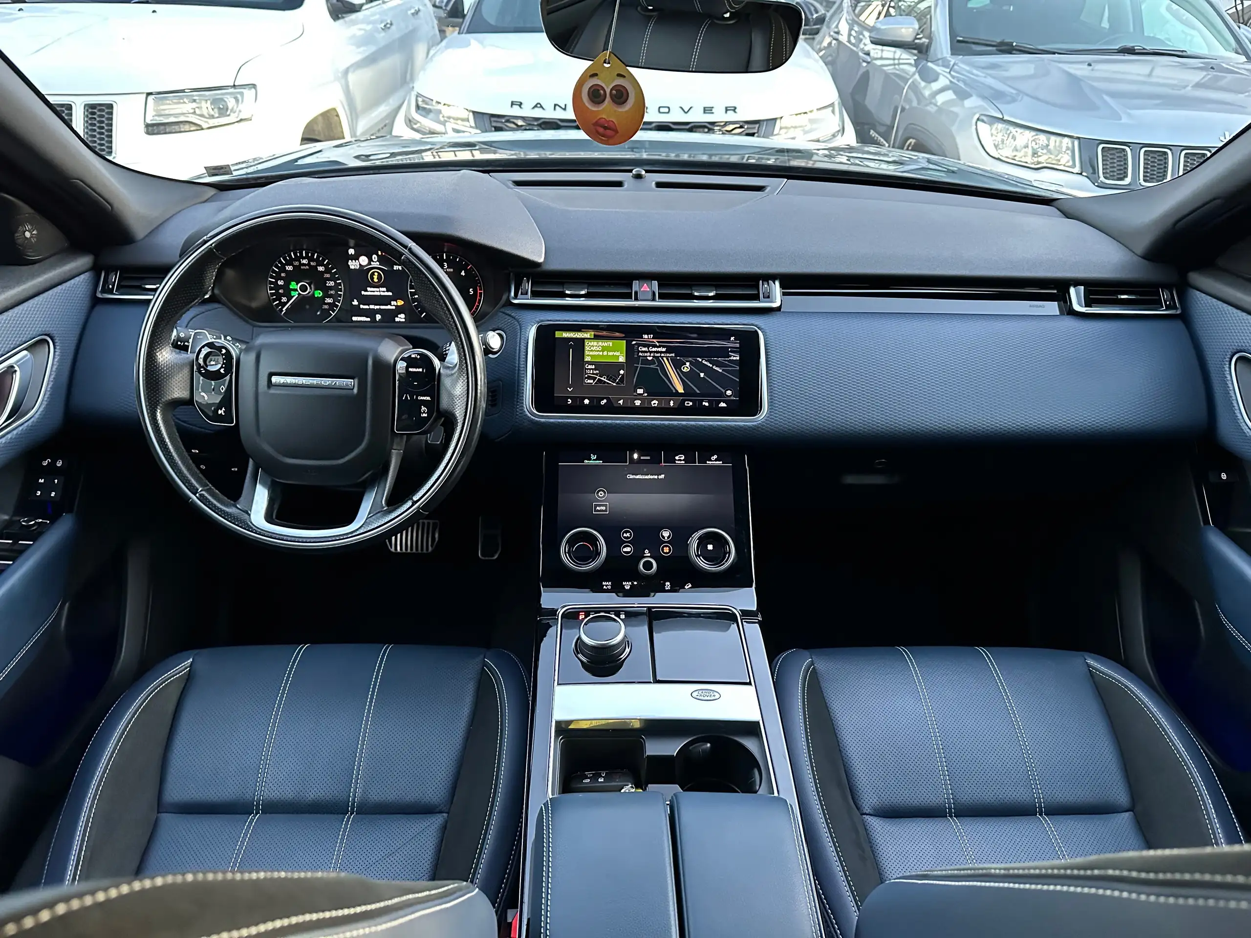 Land Rover - Range Rover Velar