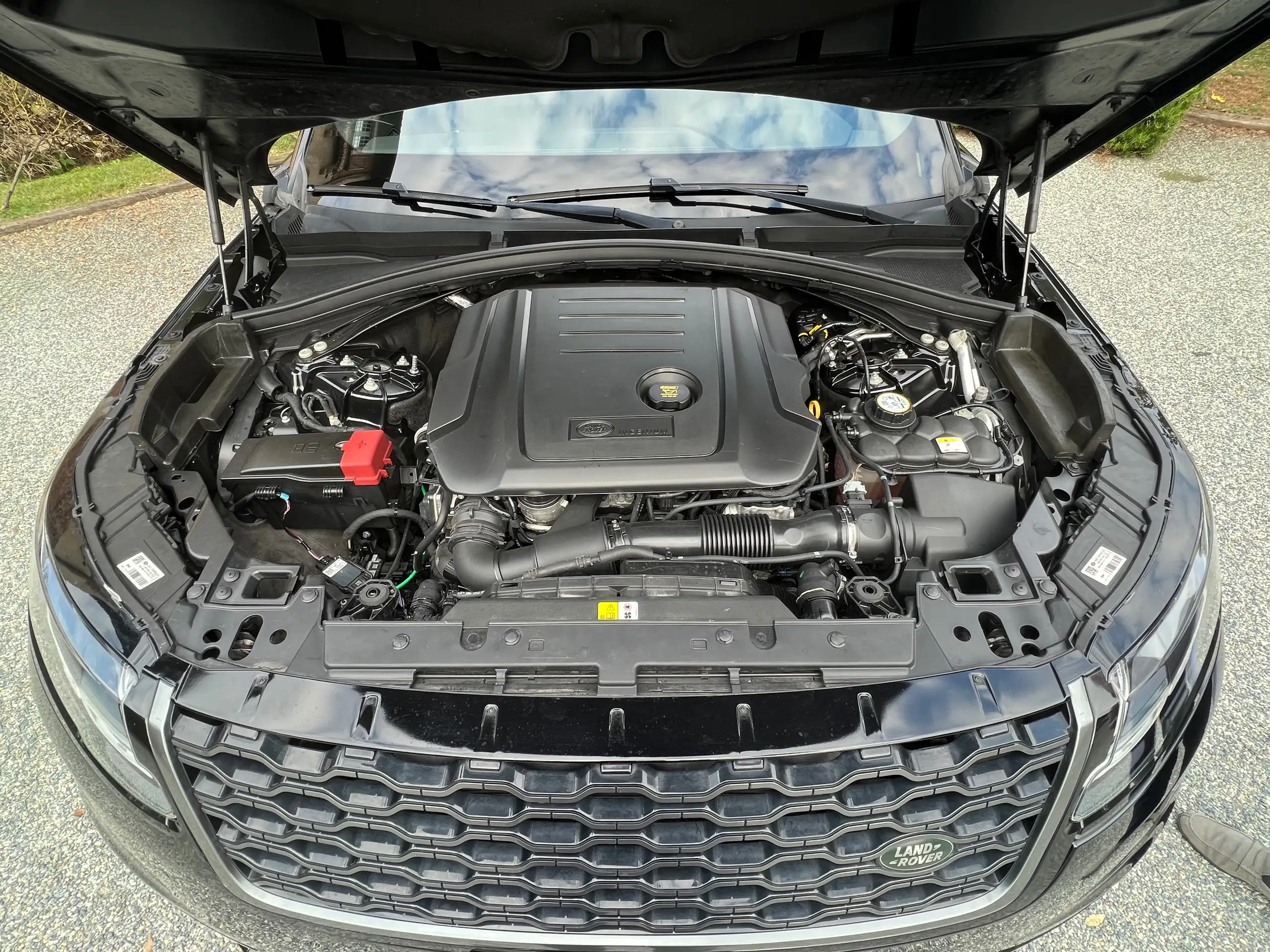 Land Rover - Range Rover Velar