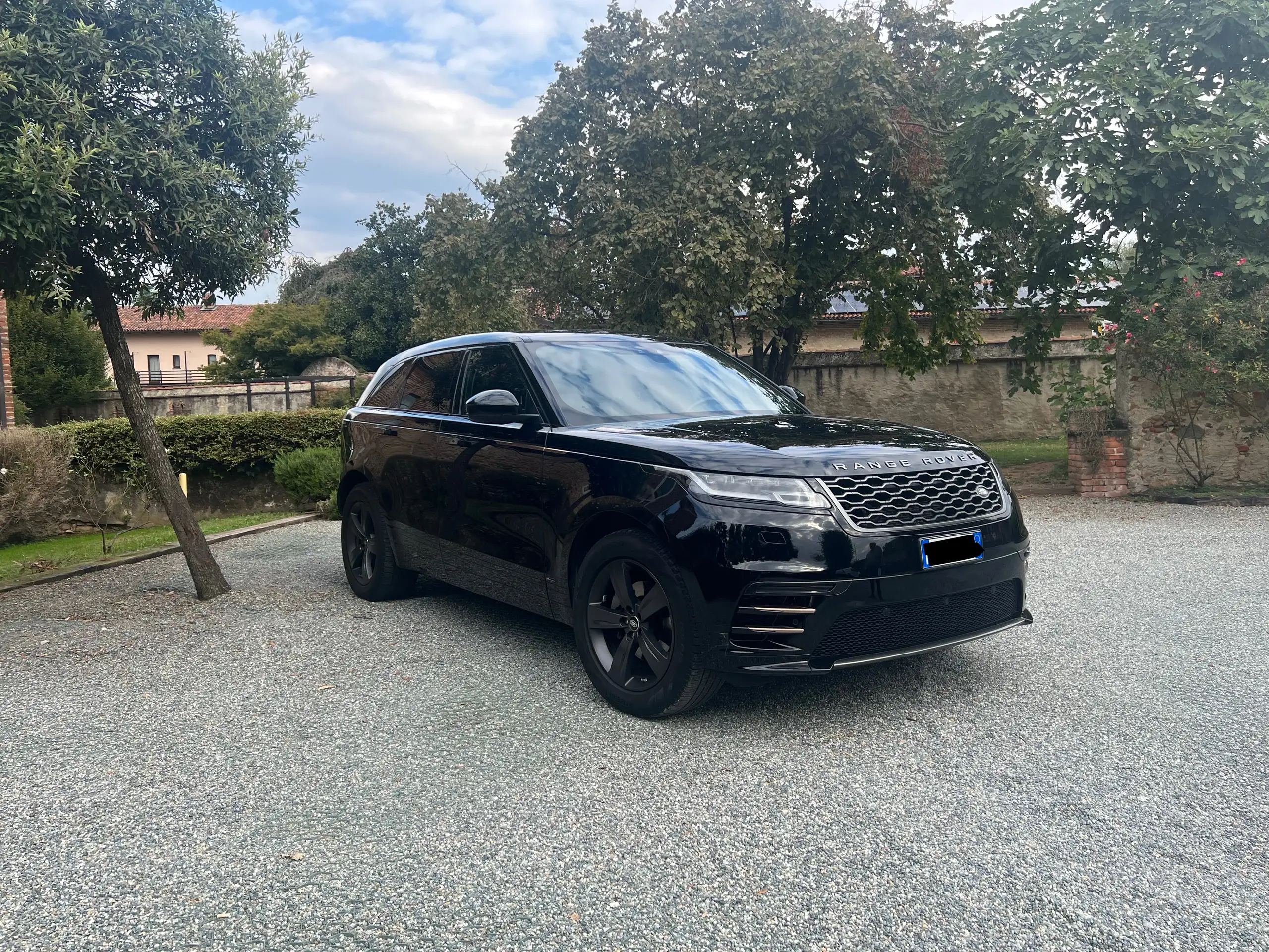 Land Rover - Range Rover Velar