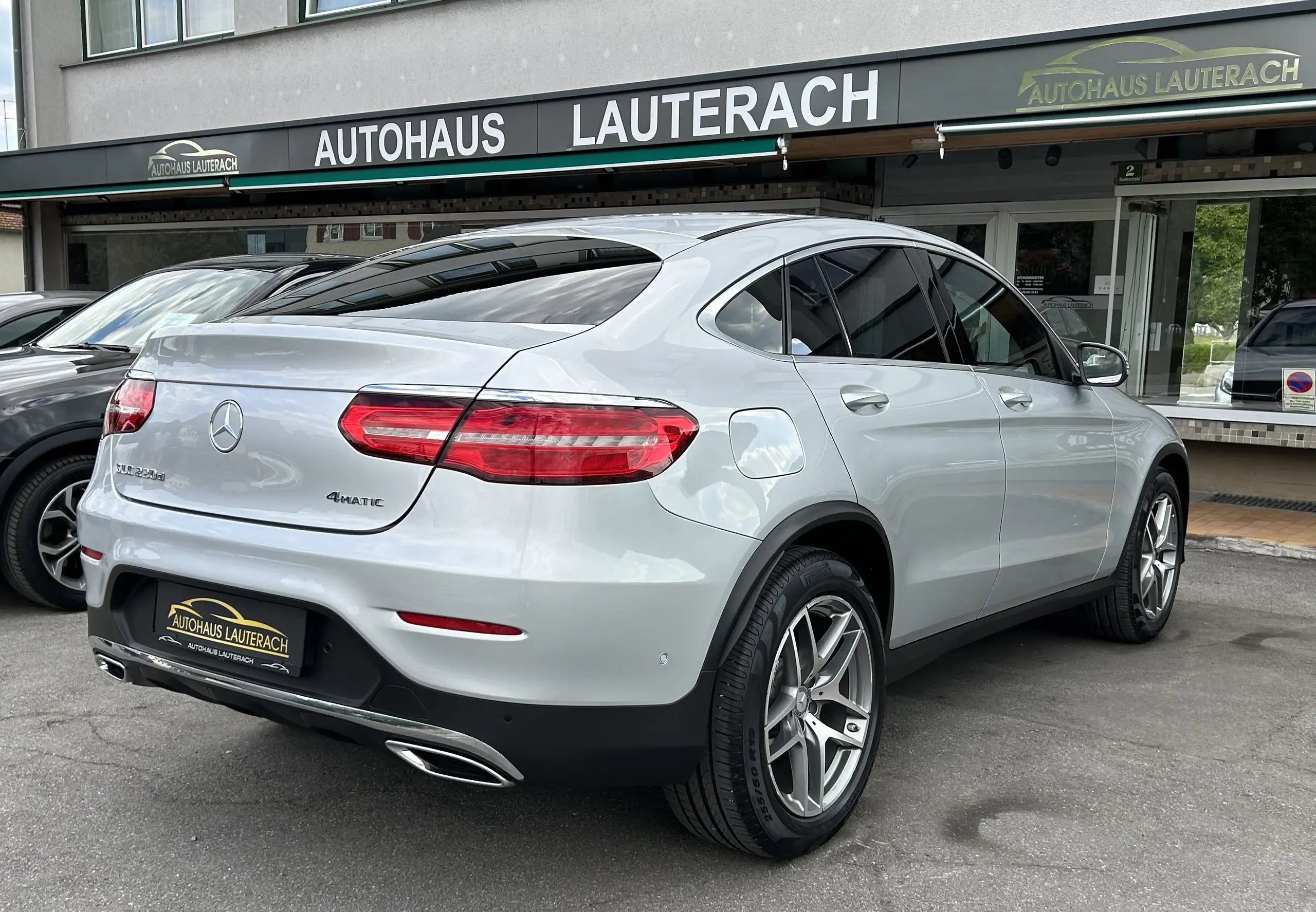 Mercedes-Benz - GLC 220