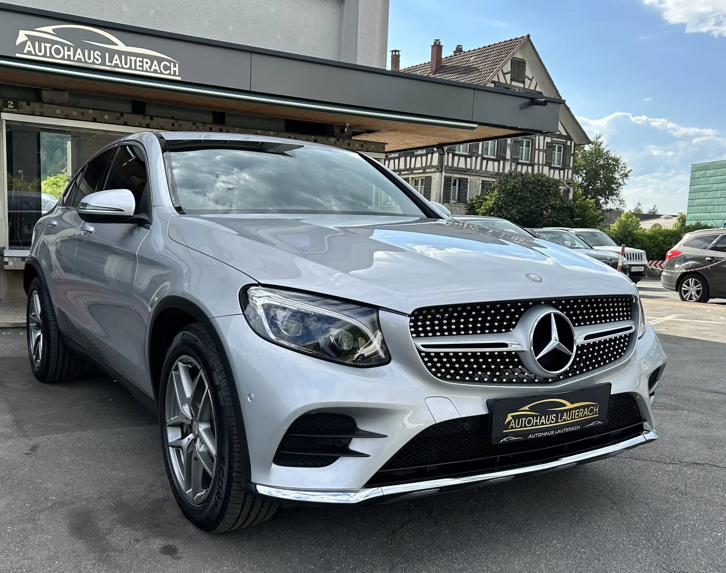 Mercedes-Benz - GLC 220