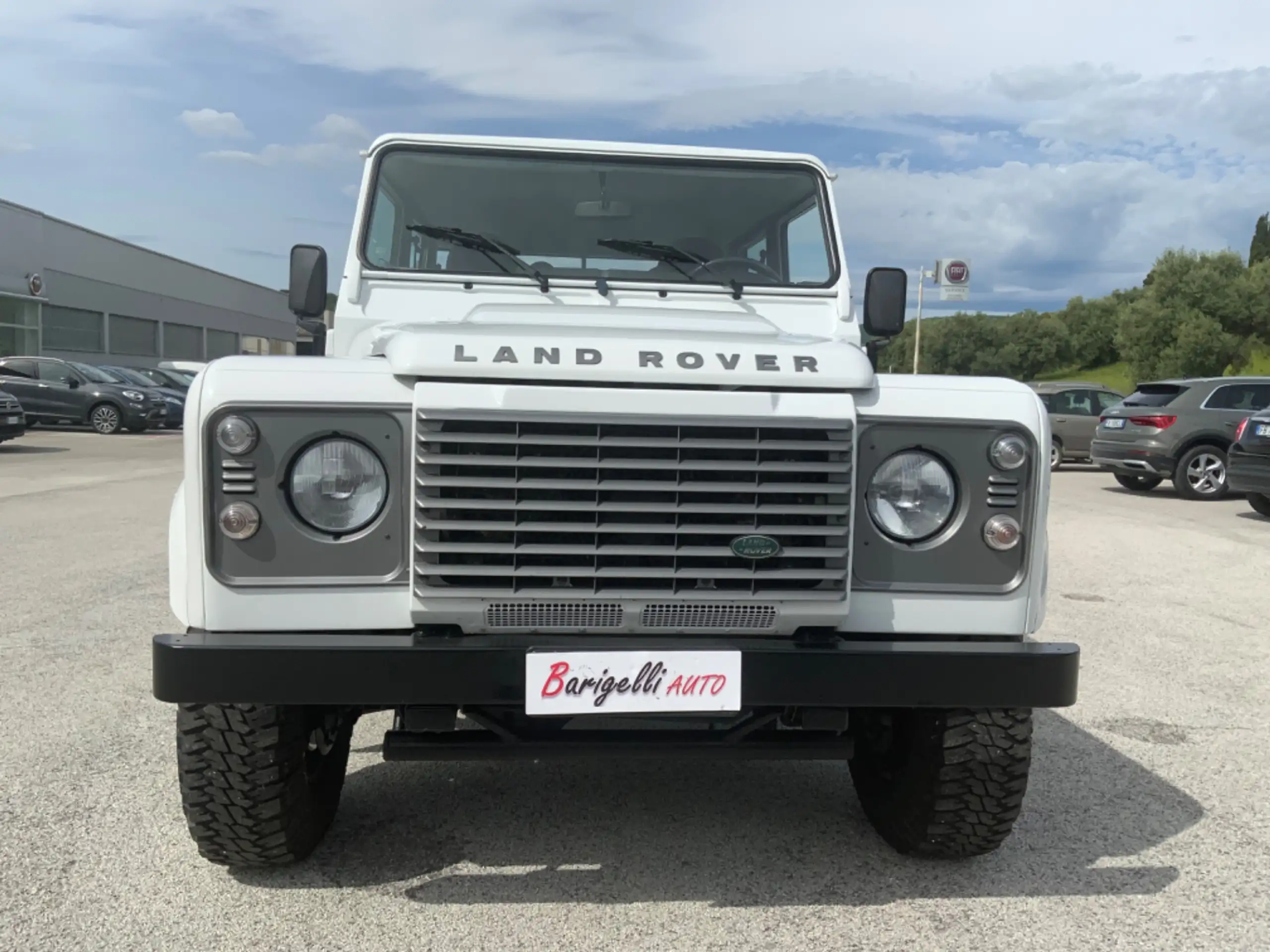 Land Rover - Defender