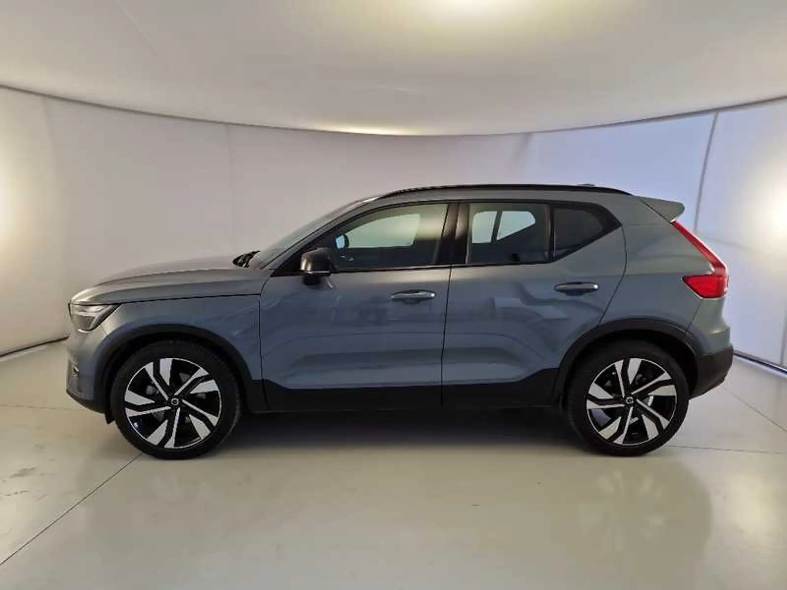 Volvo - XC40