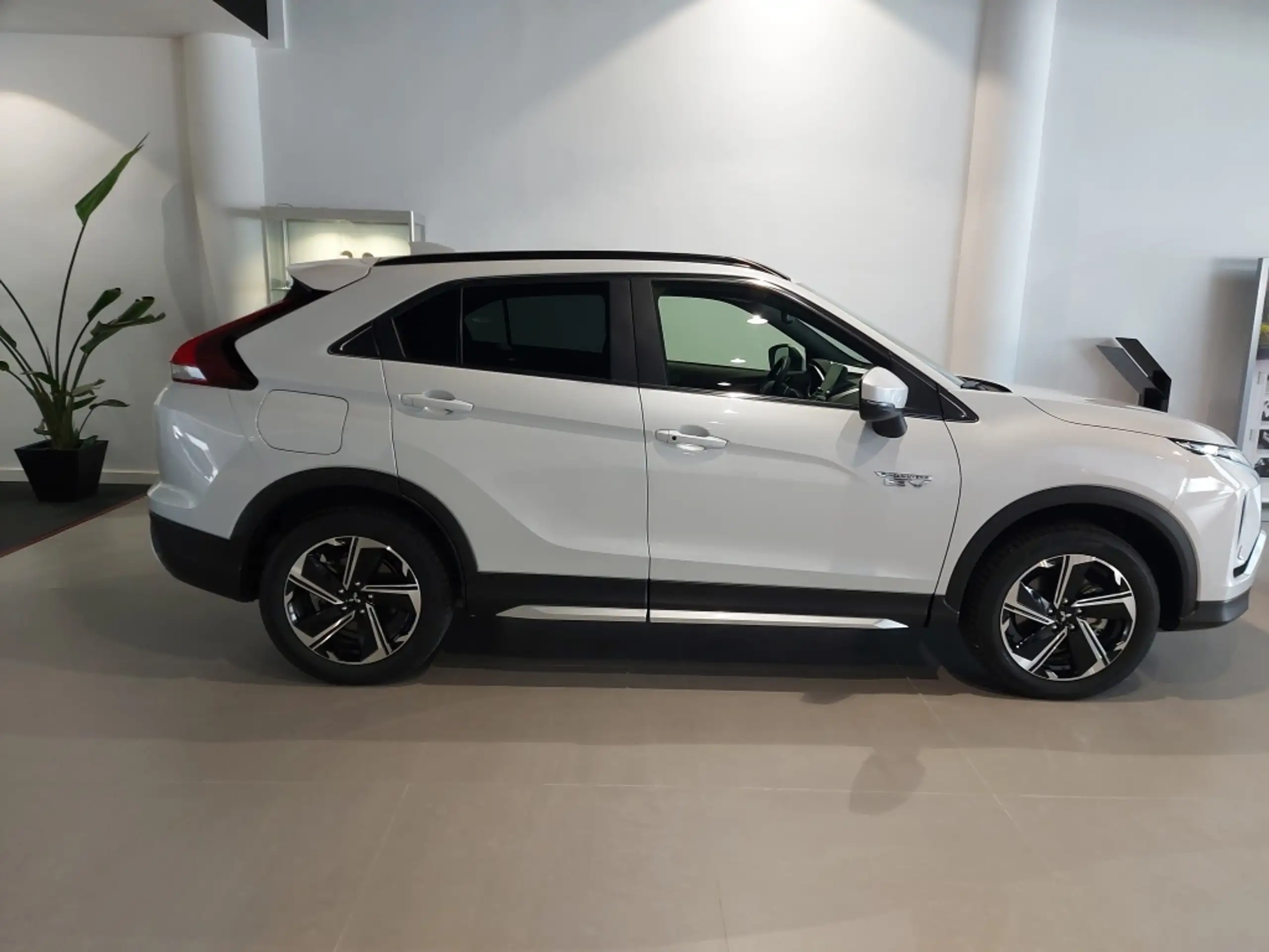 Mitsubishi - Eclipse Cross