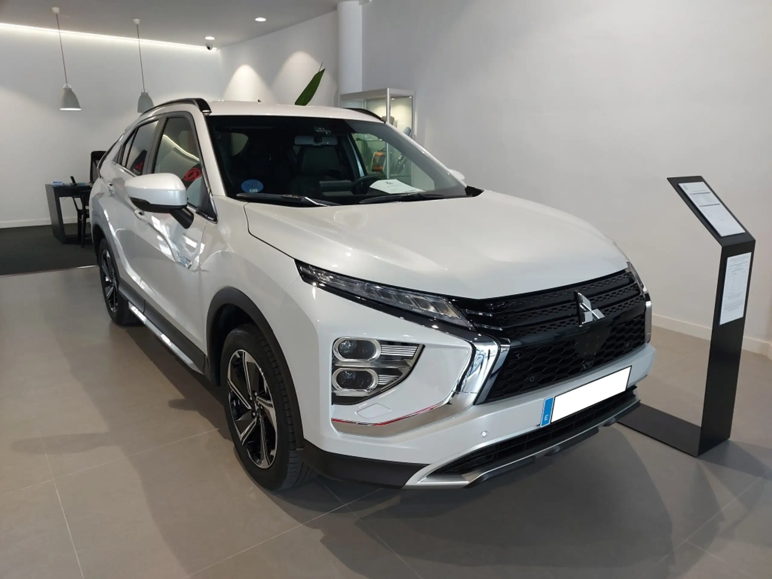 Mitsubishi - Eclipse Cross