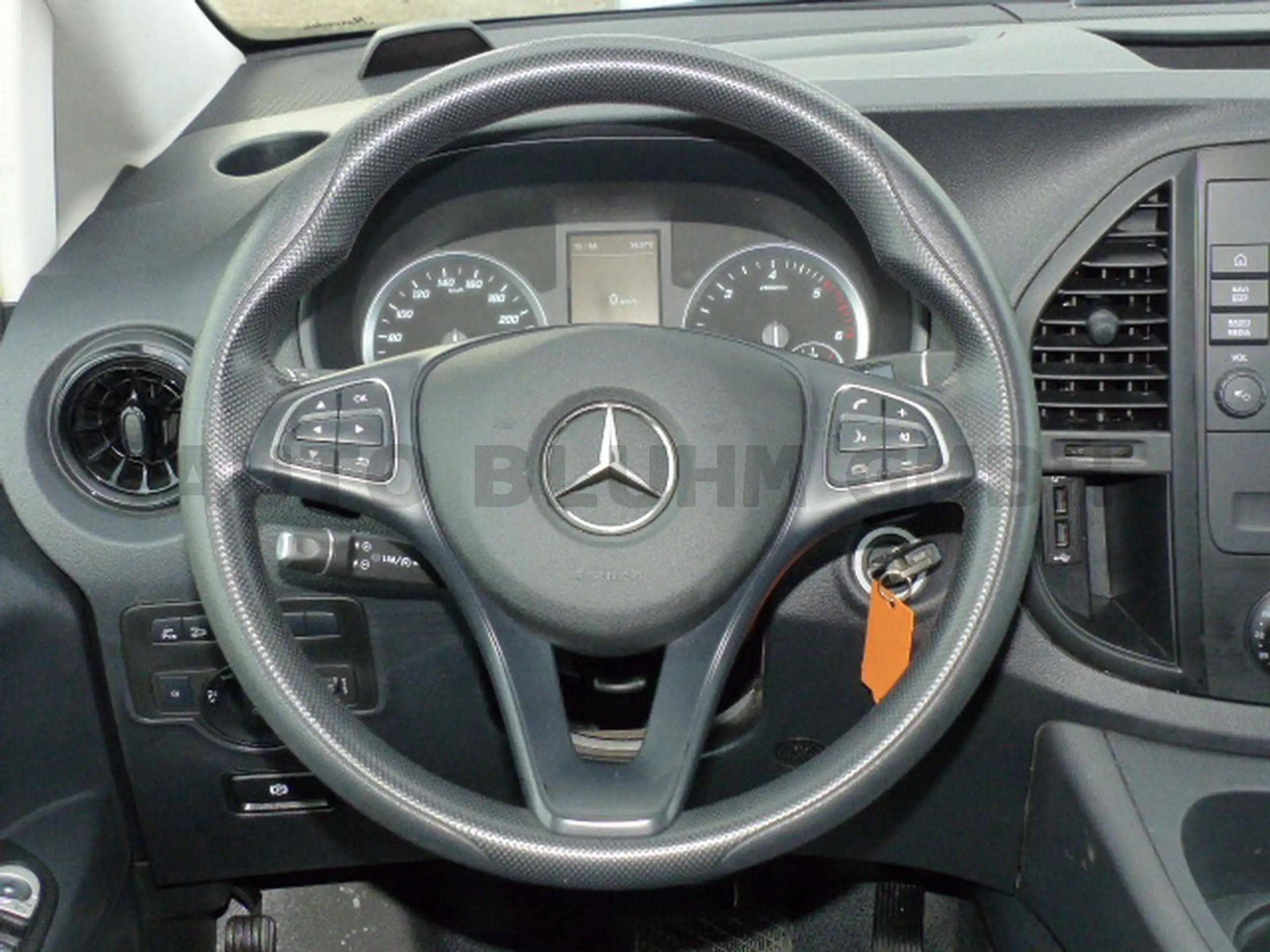 Mercedes-Benz - Vito