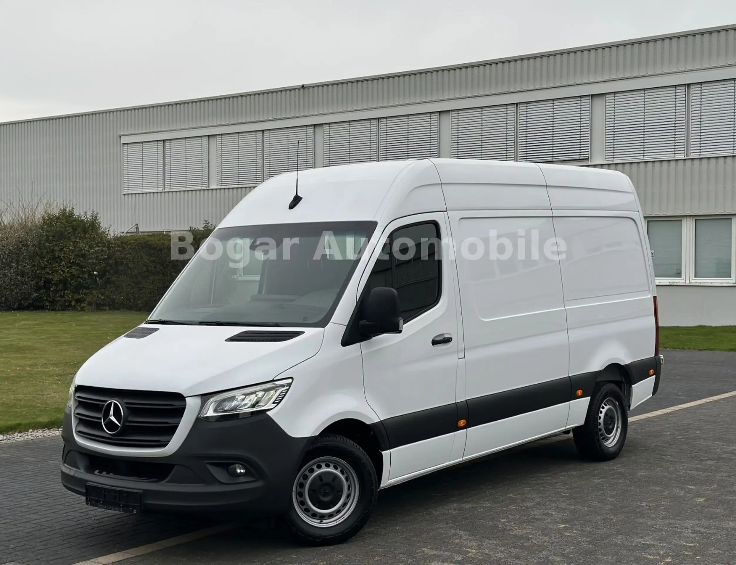 Mercedes-Benz - Sprinter