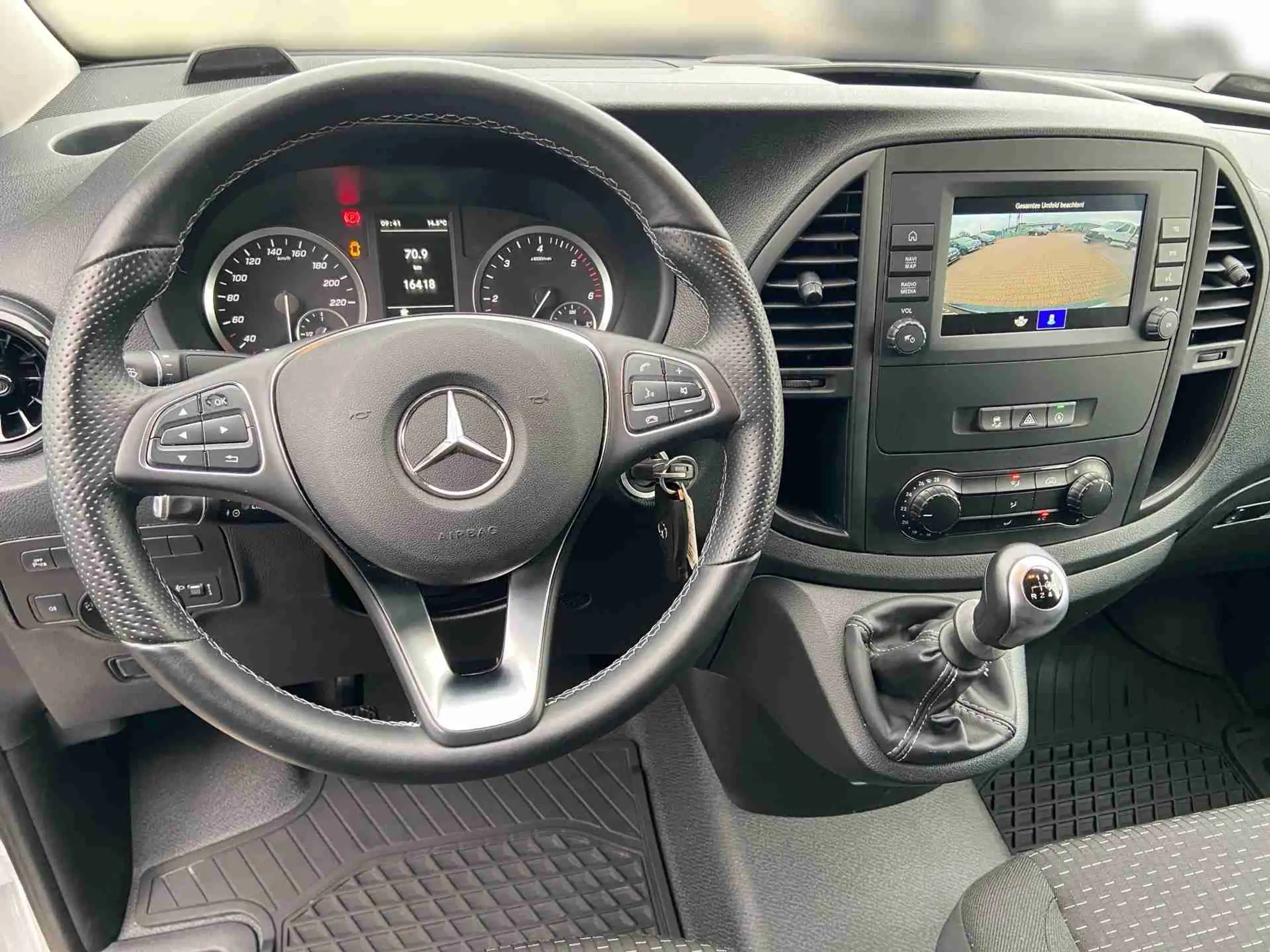 Mercedes-Benz - Vito