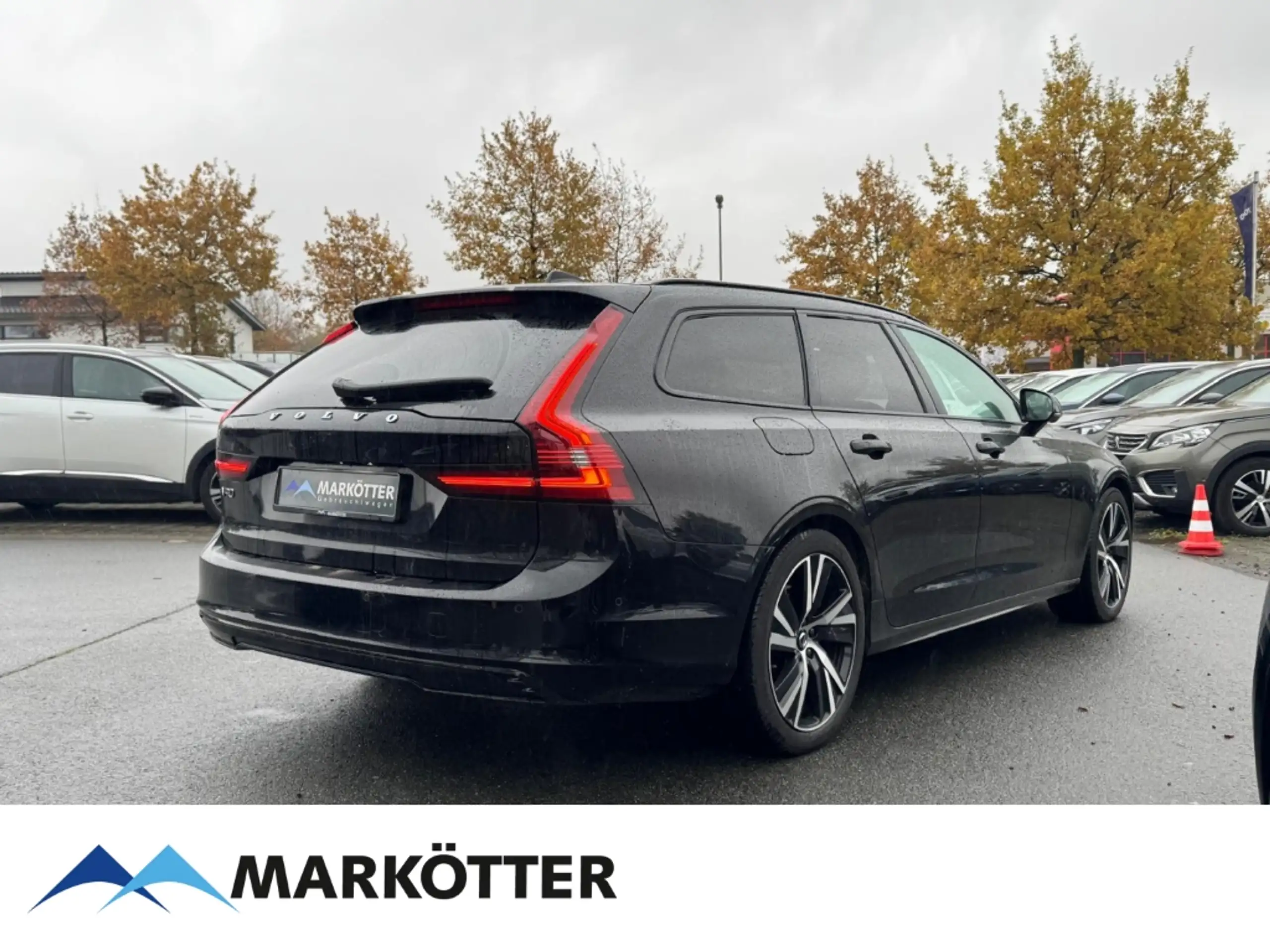 Volvo - V90