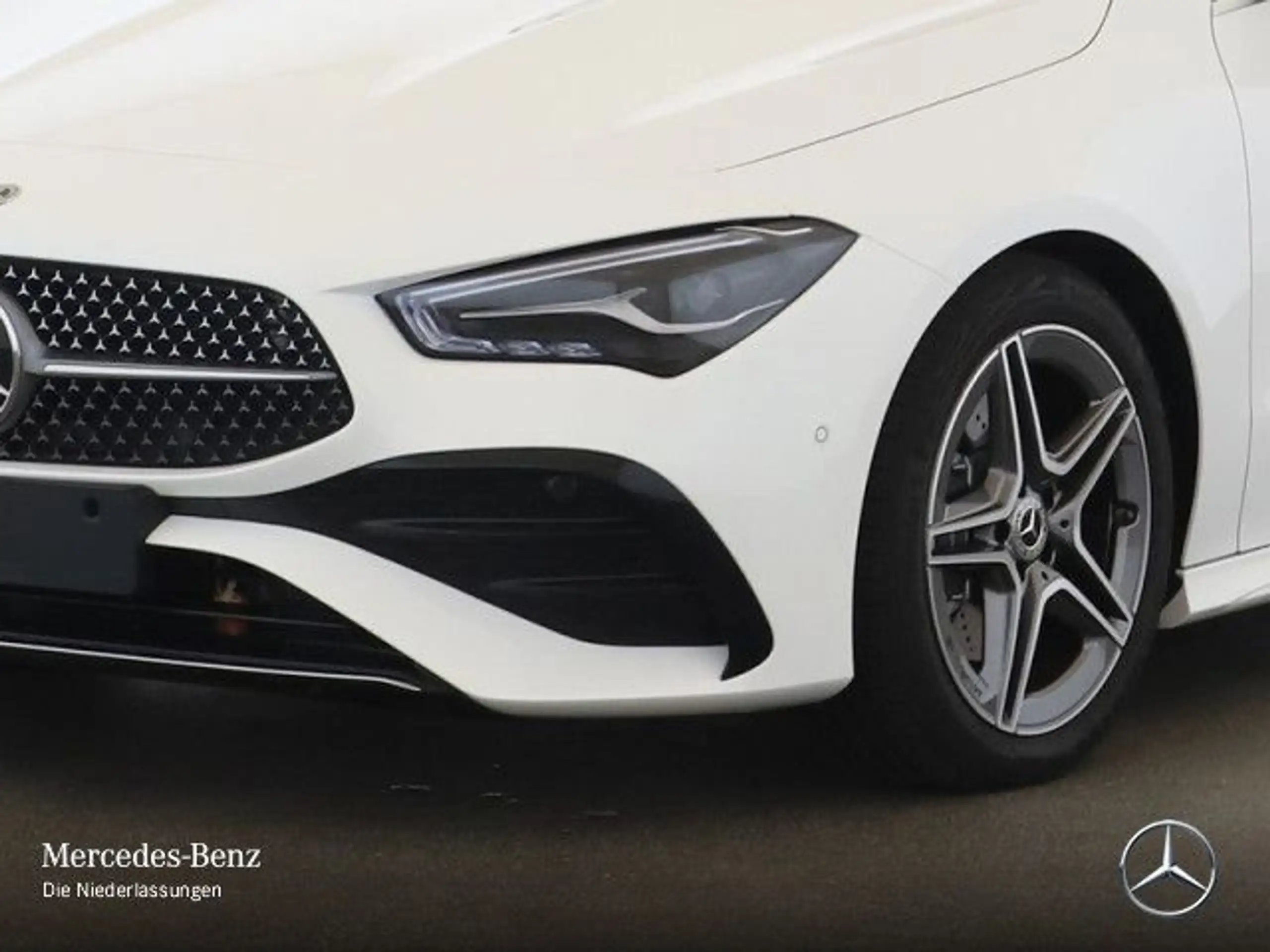 Mercedes-Benz - CLA 200