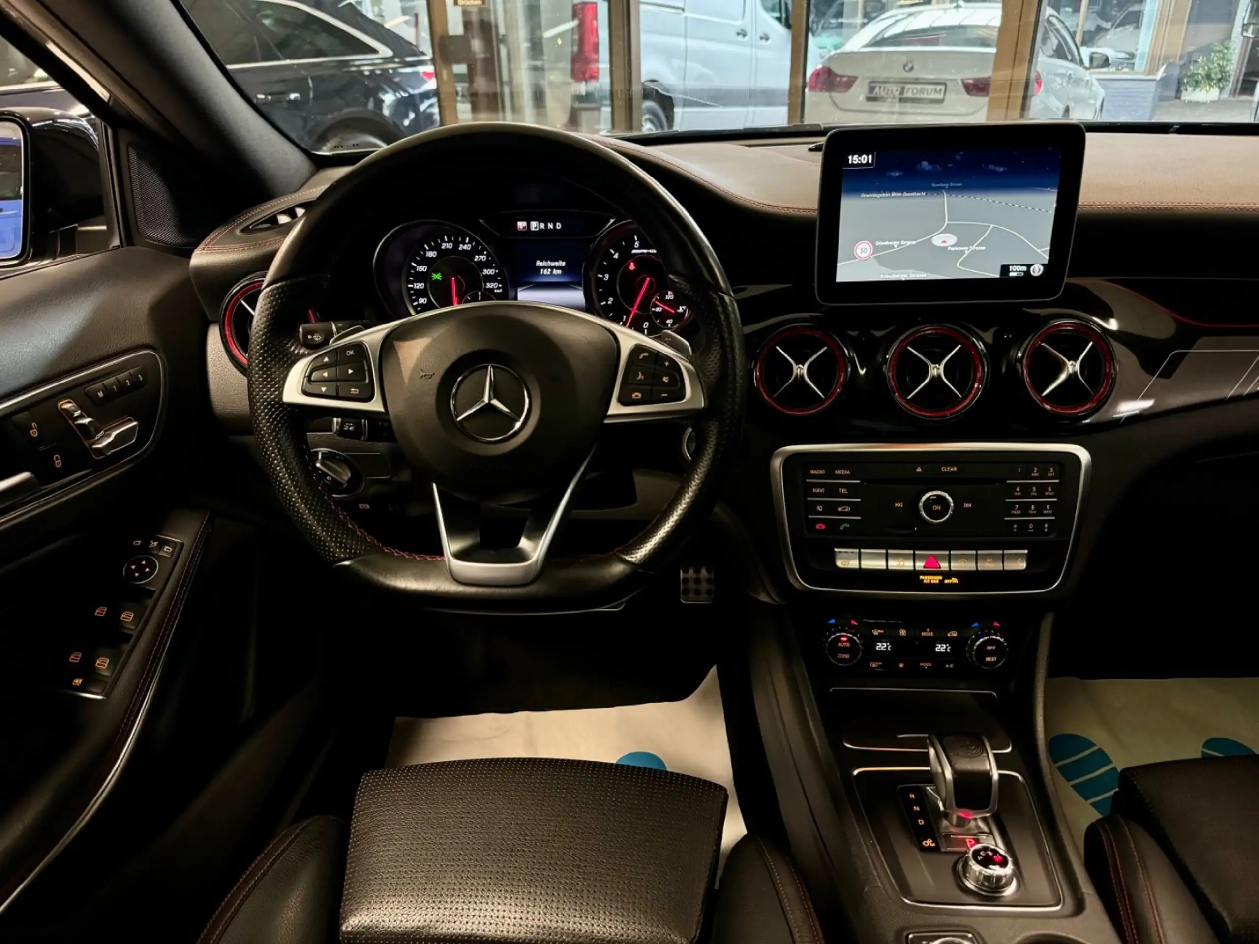 Mercedes-Benz - GLA 45 AMG