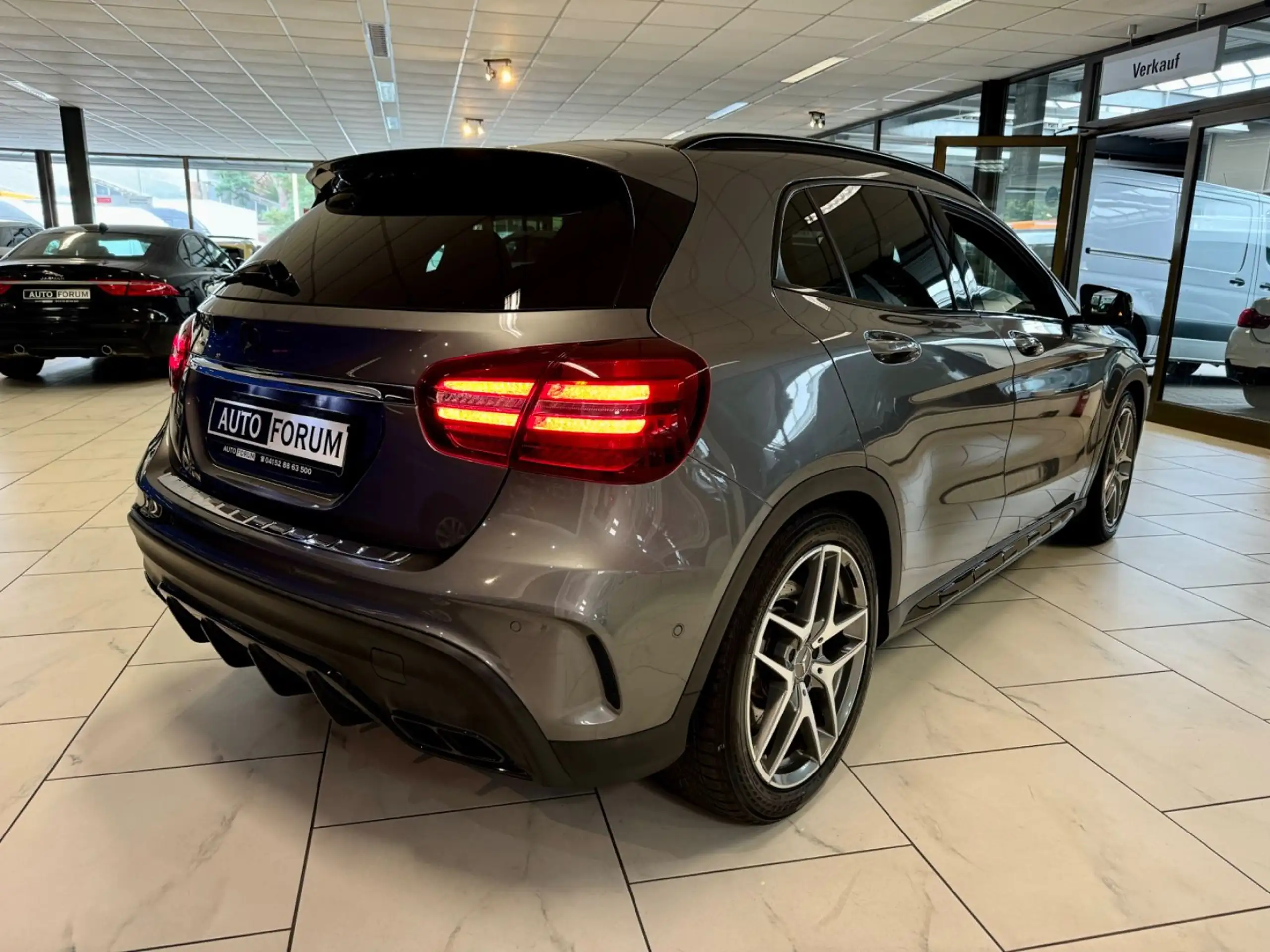 Mercedes-Benz - GLA 45 AMG