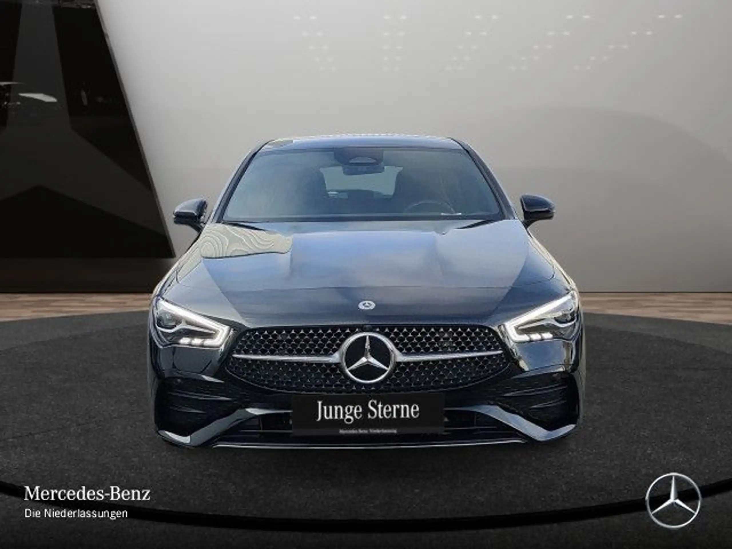 Mercedes-Benz - CLA 200