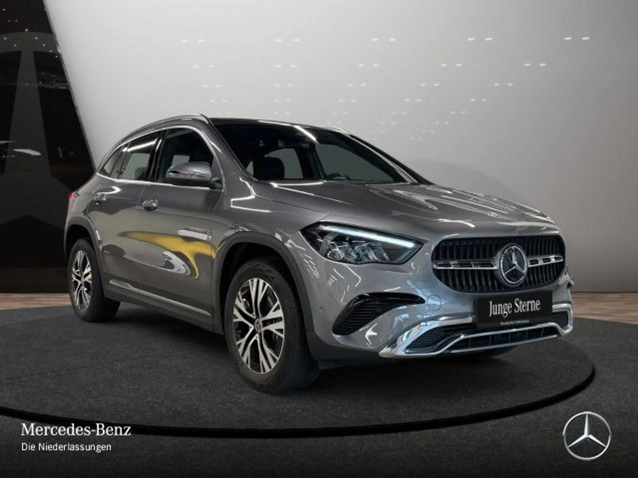 Mercedes-Benz - GLA 180