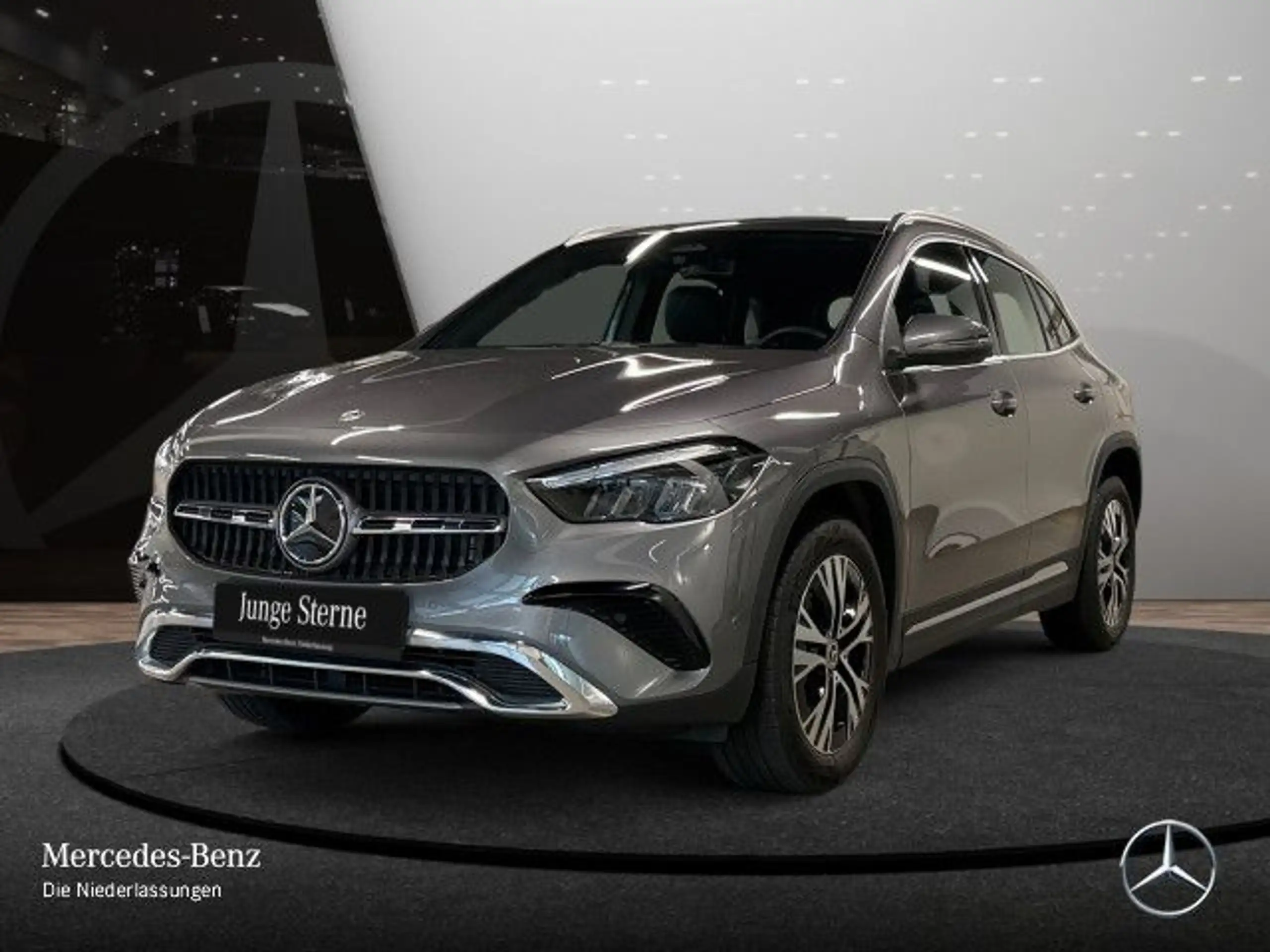 Mercedes-Benz - GLA 180