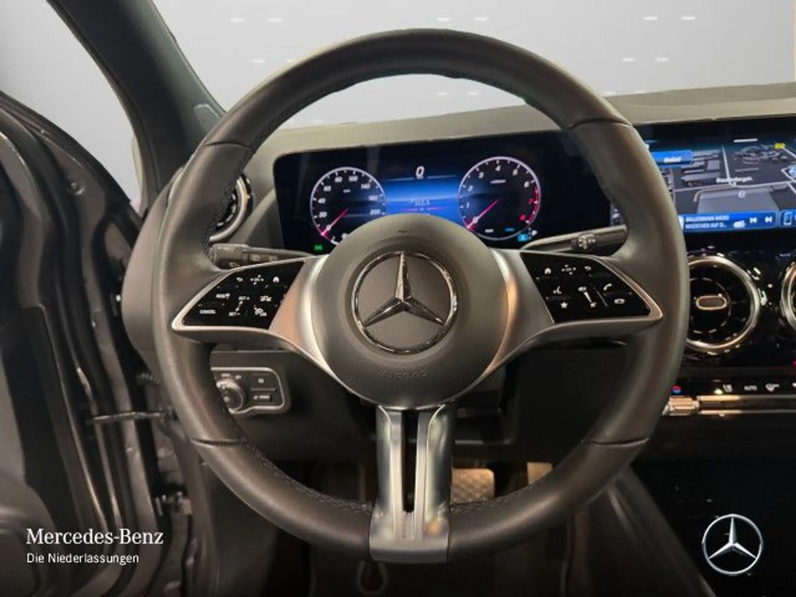 Mercedes-Benz - GLA 180