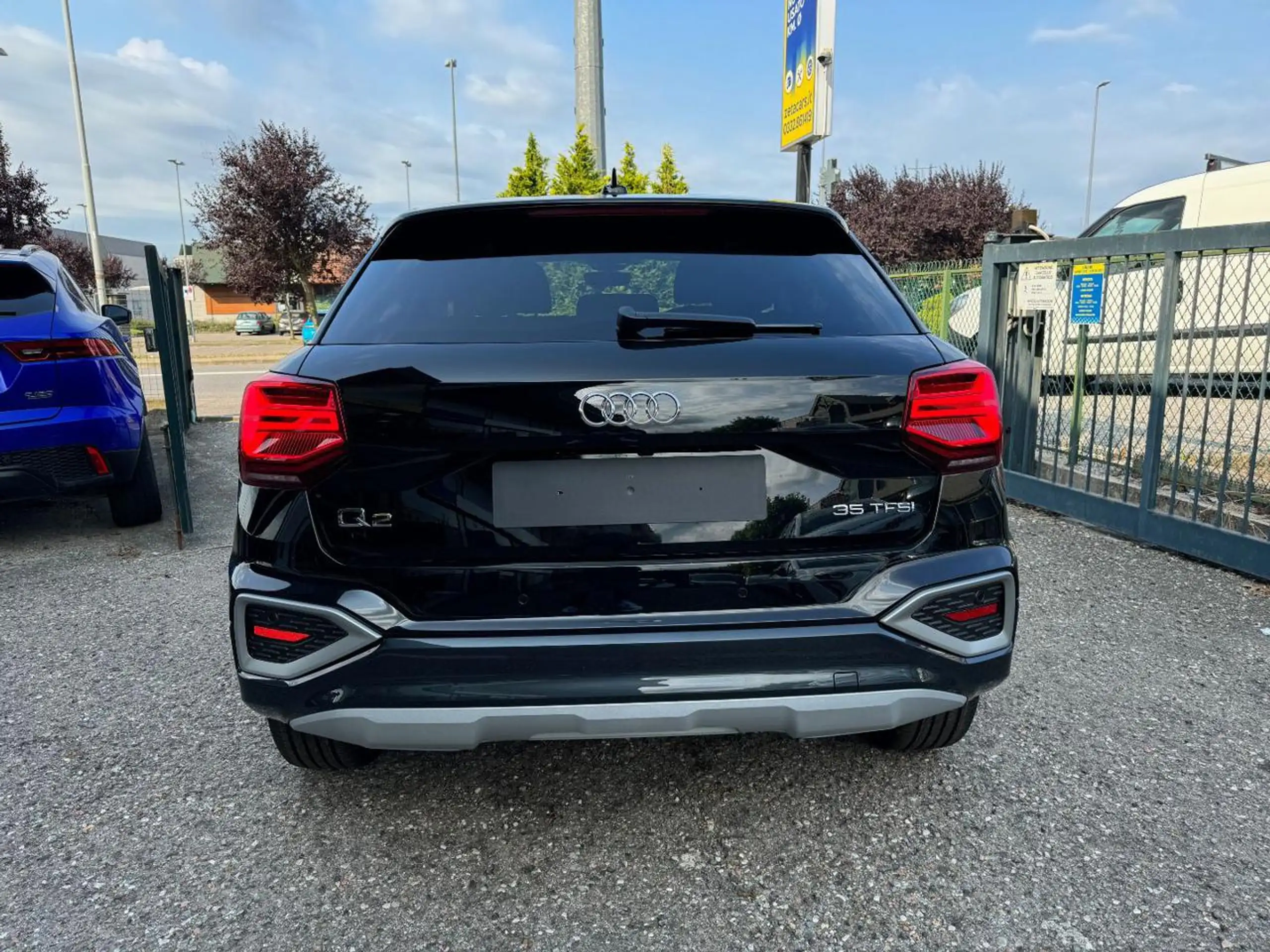 Audi - Q2