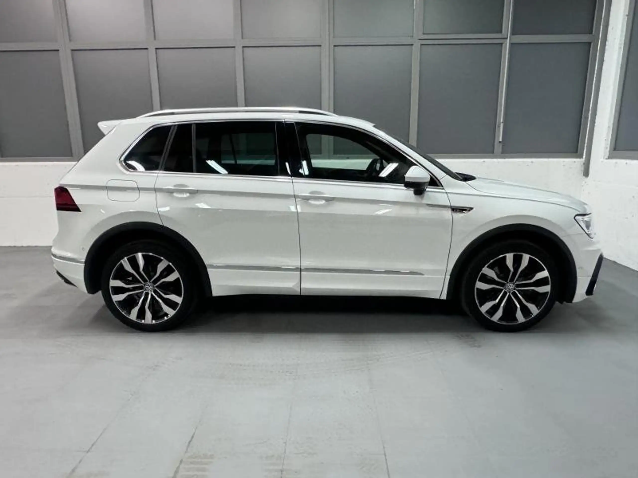 Volkswagen - Tiguan