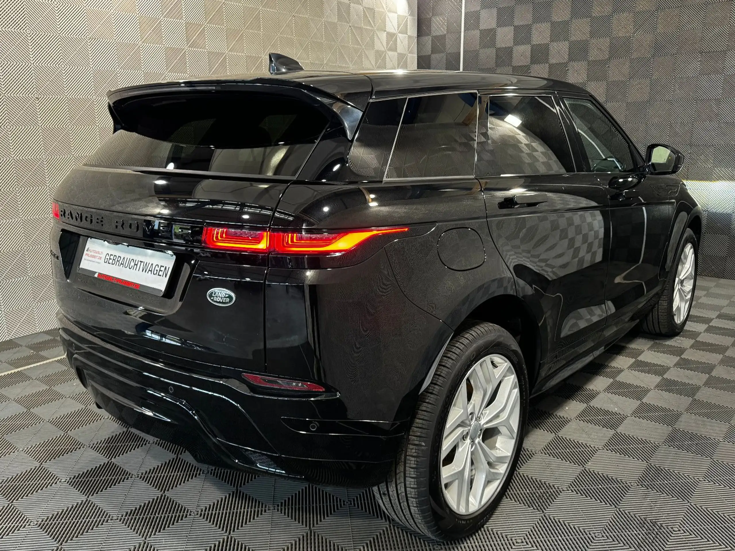 Land Rover - Range Rover Evoque