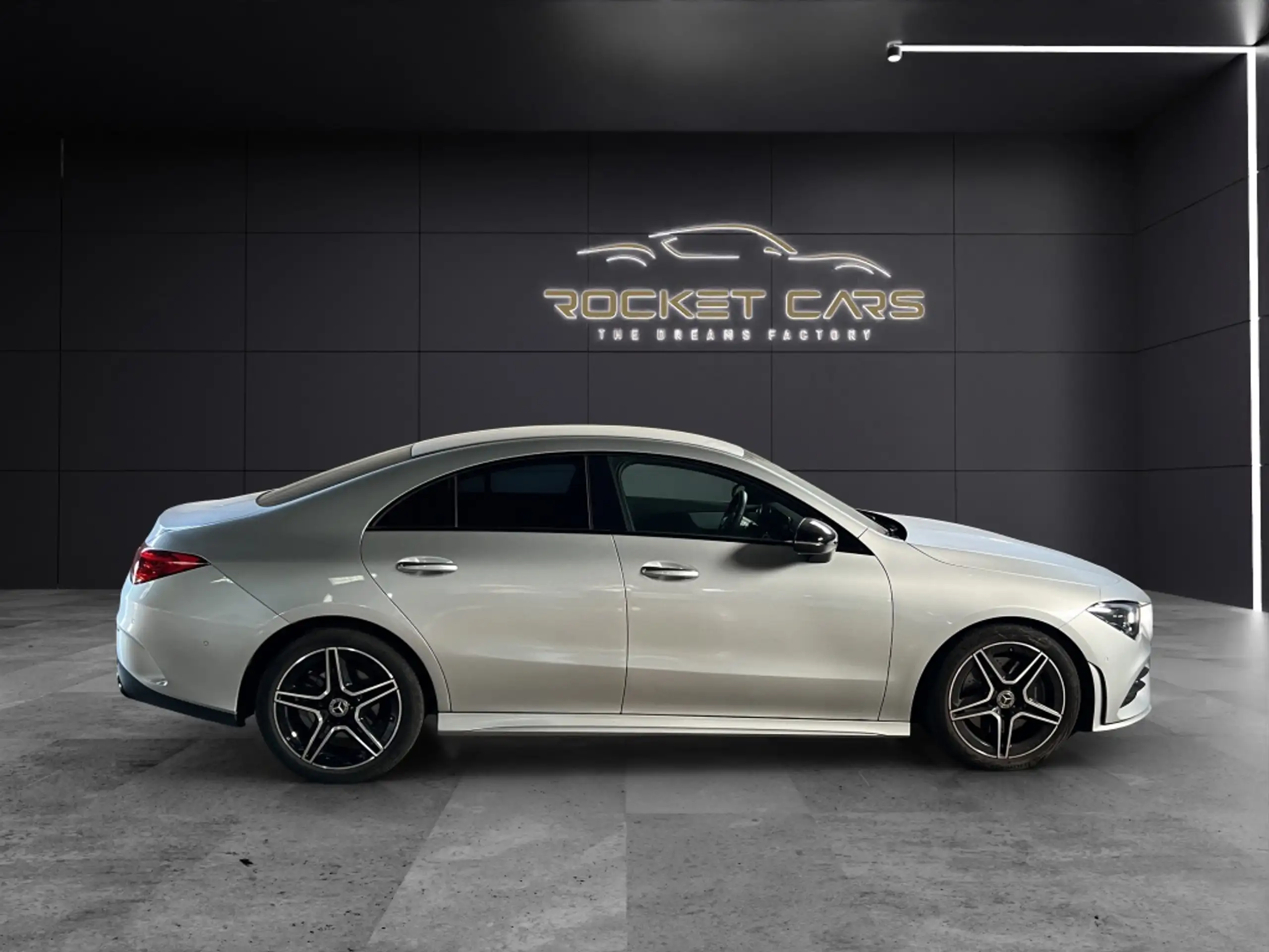 Mercedes-Benz - CLA 200