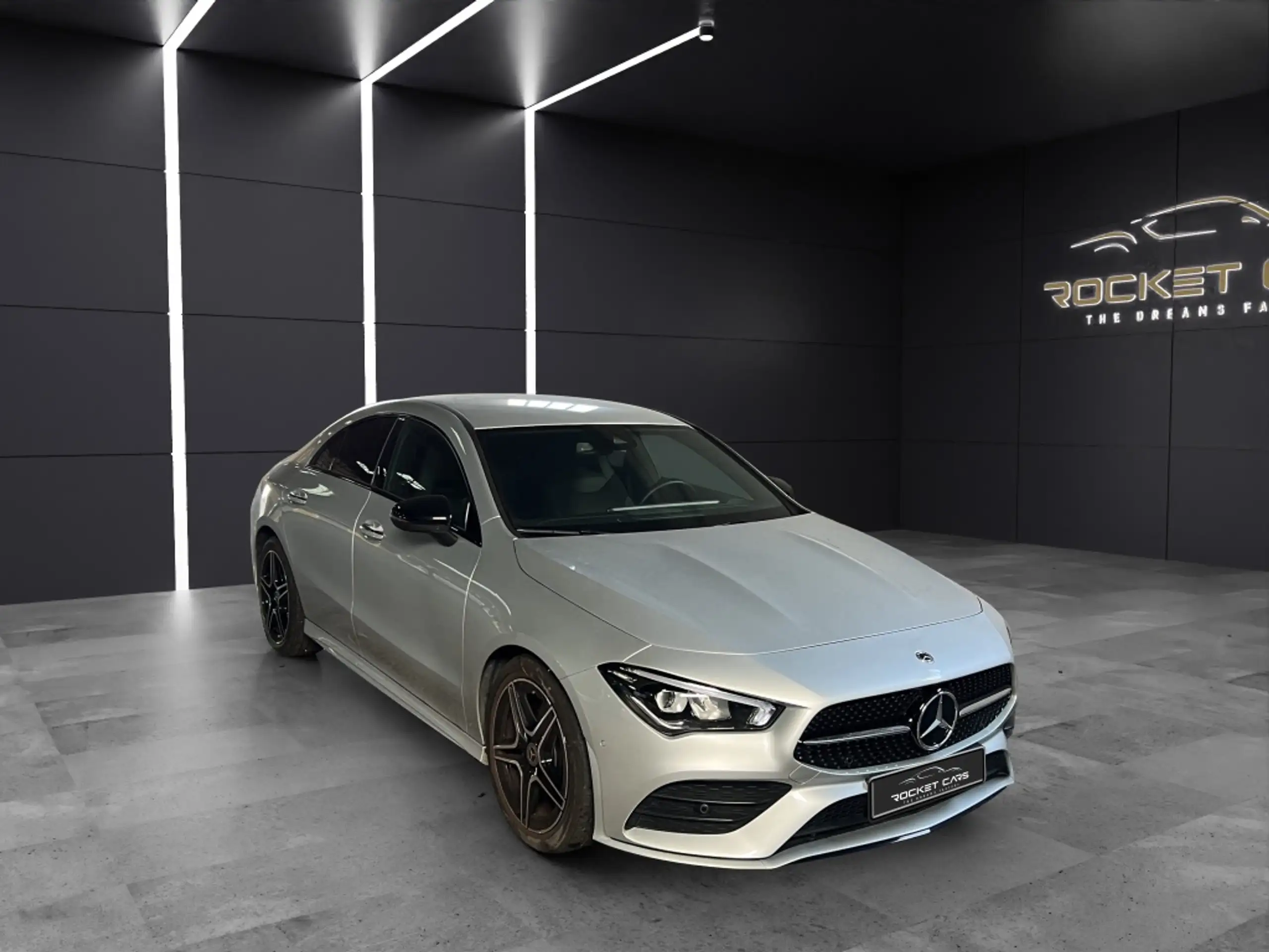 Mercedes-Benz - CLA 200