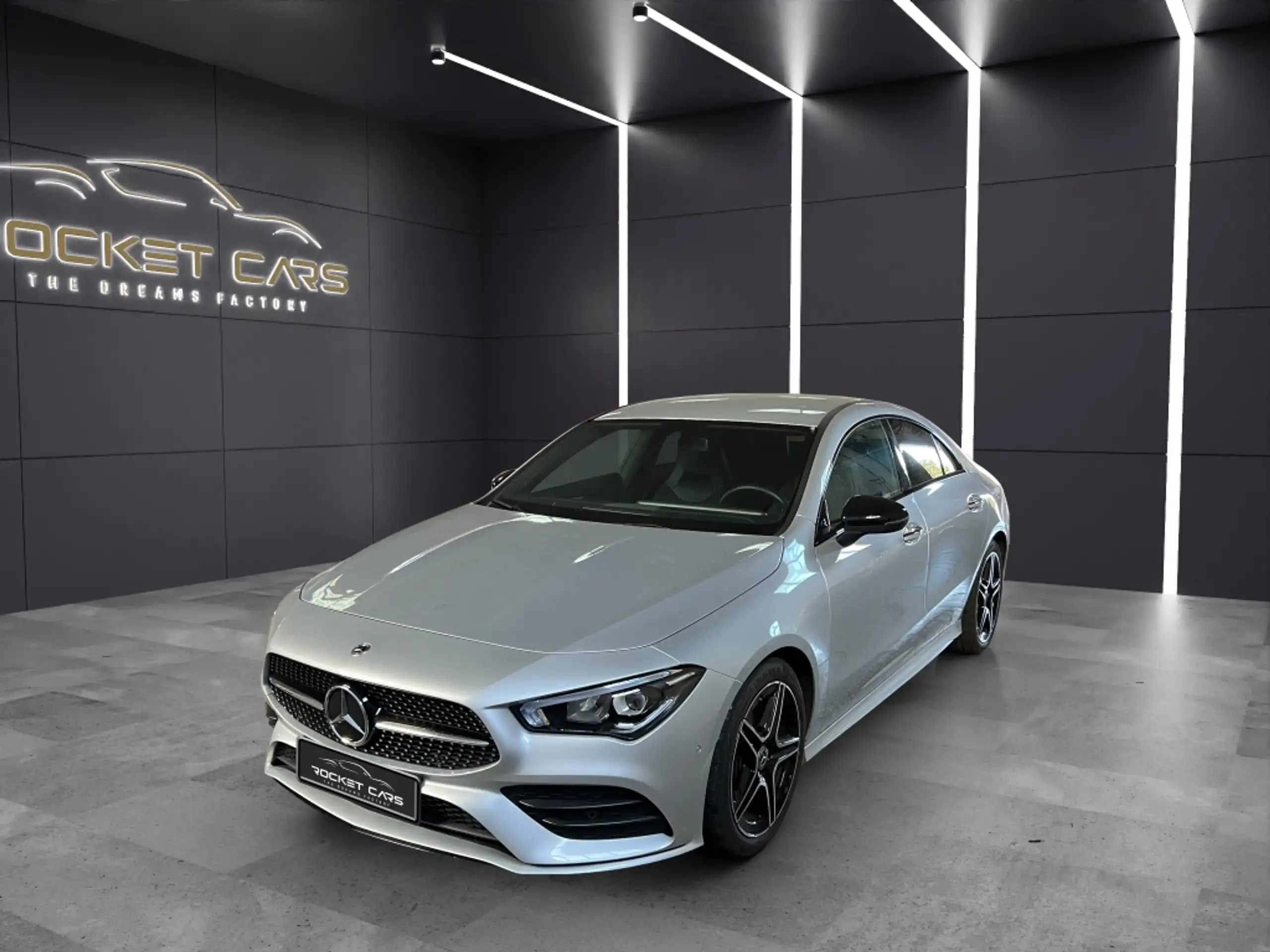 Mercedes-Benz - CLA 200