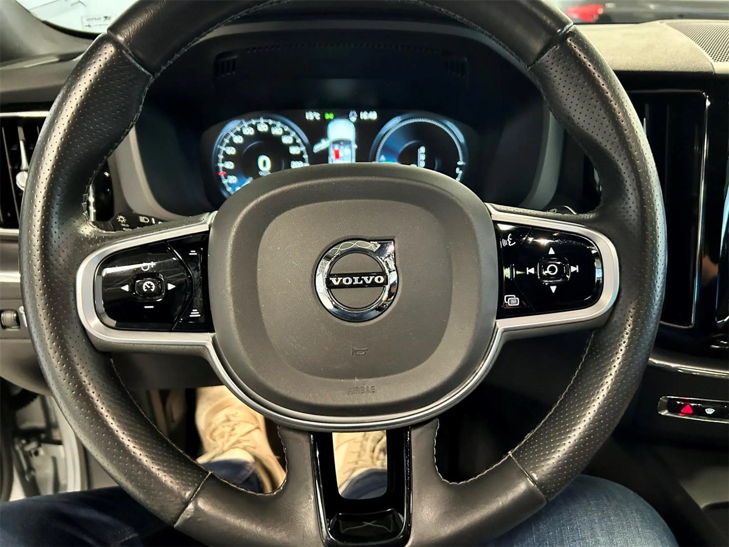 Volvo - XC60