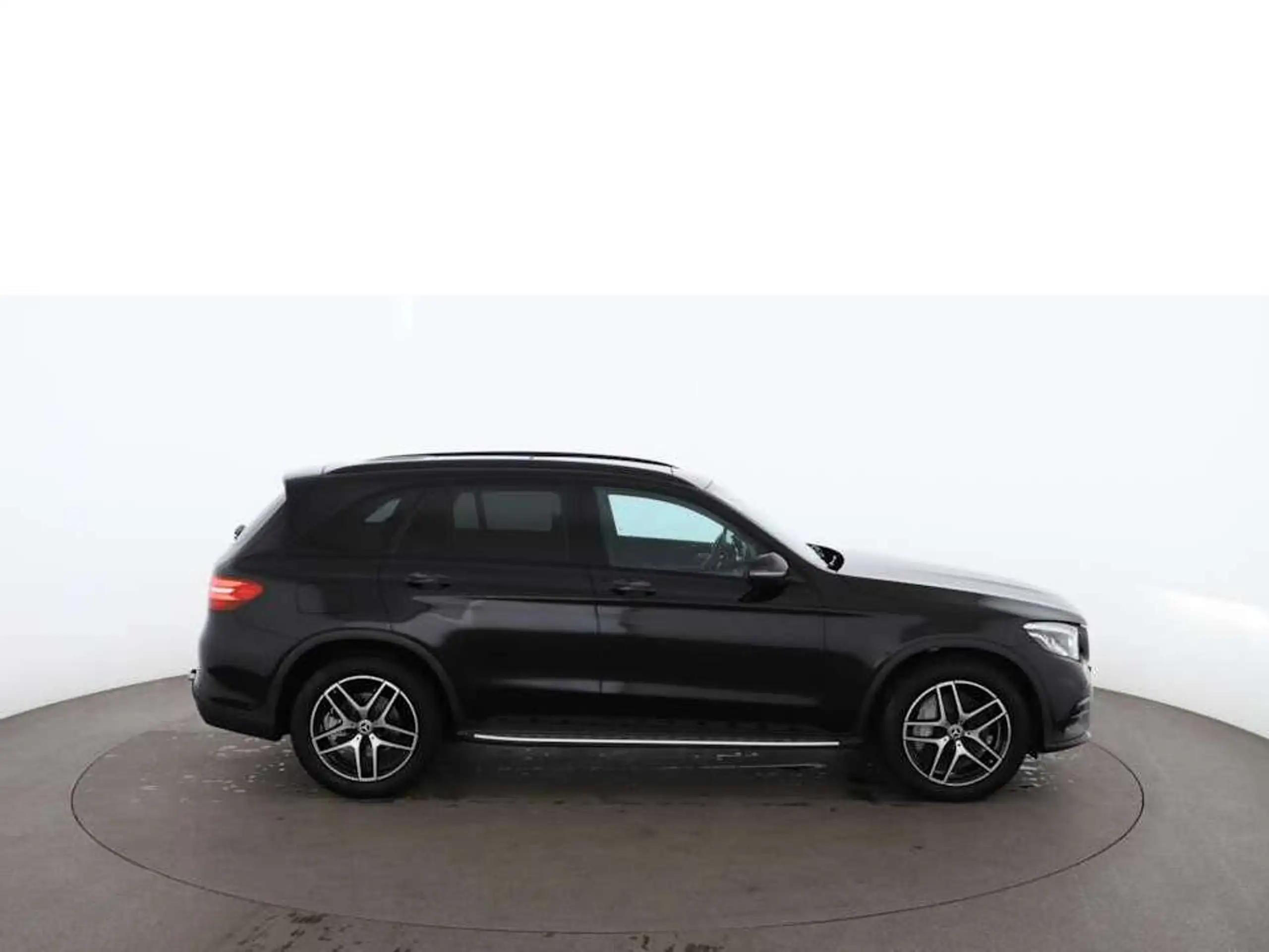 Mercedes-Benz - GLC 220