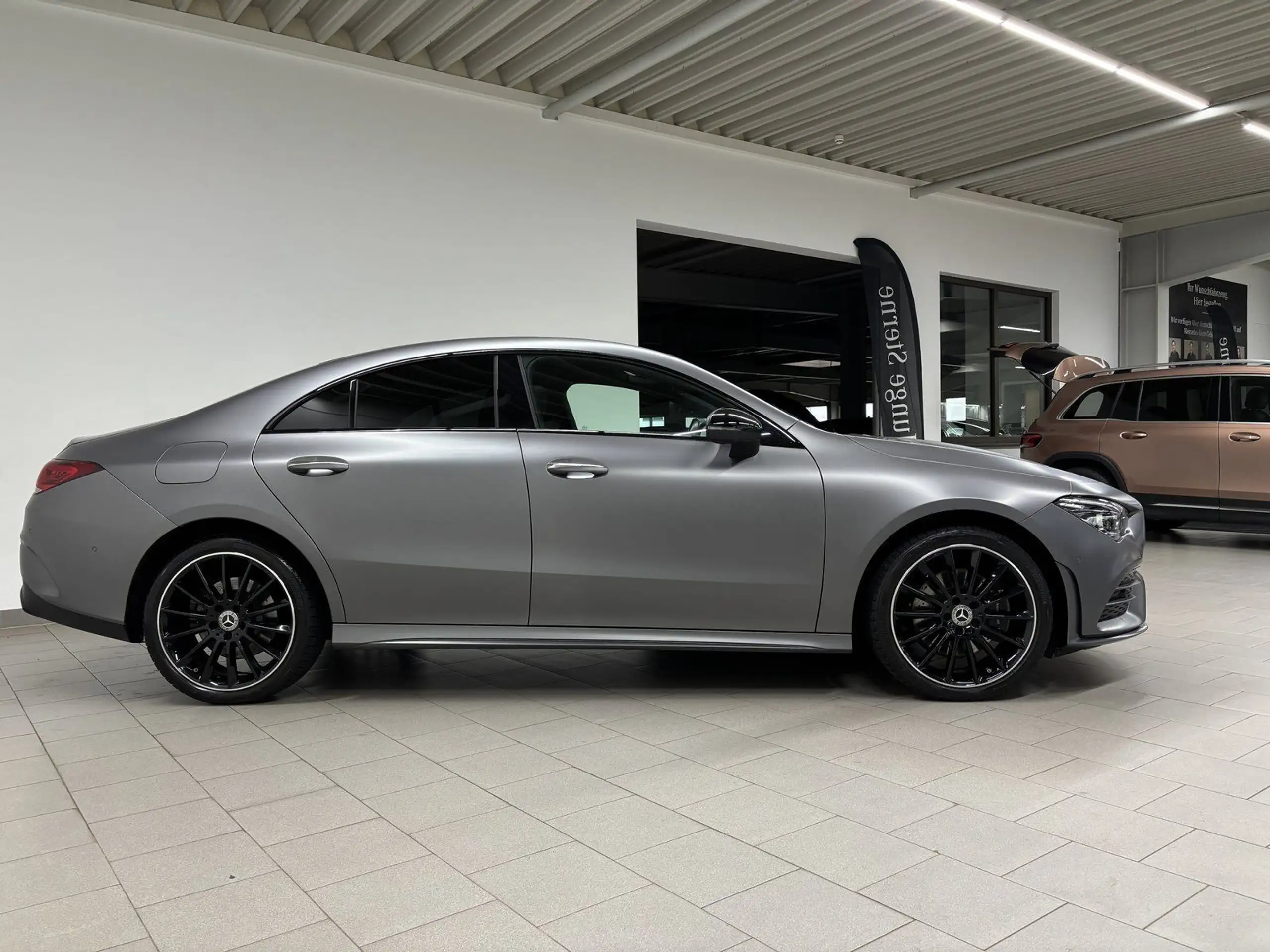 Mercedes-Benz - CLA 250