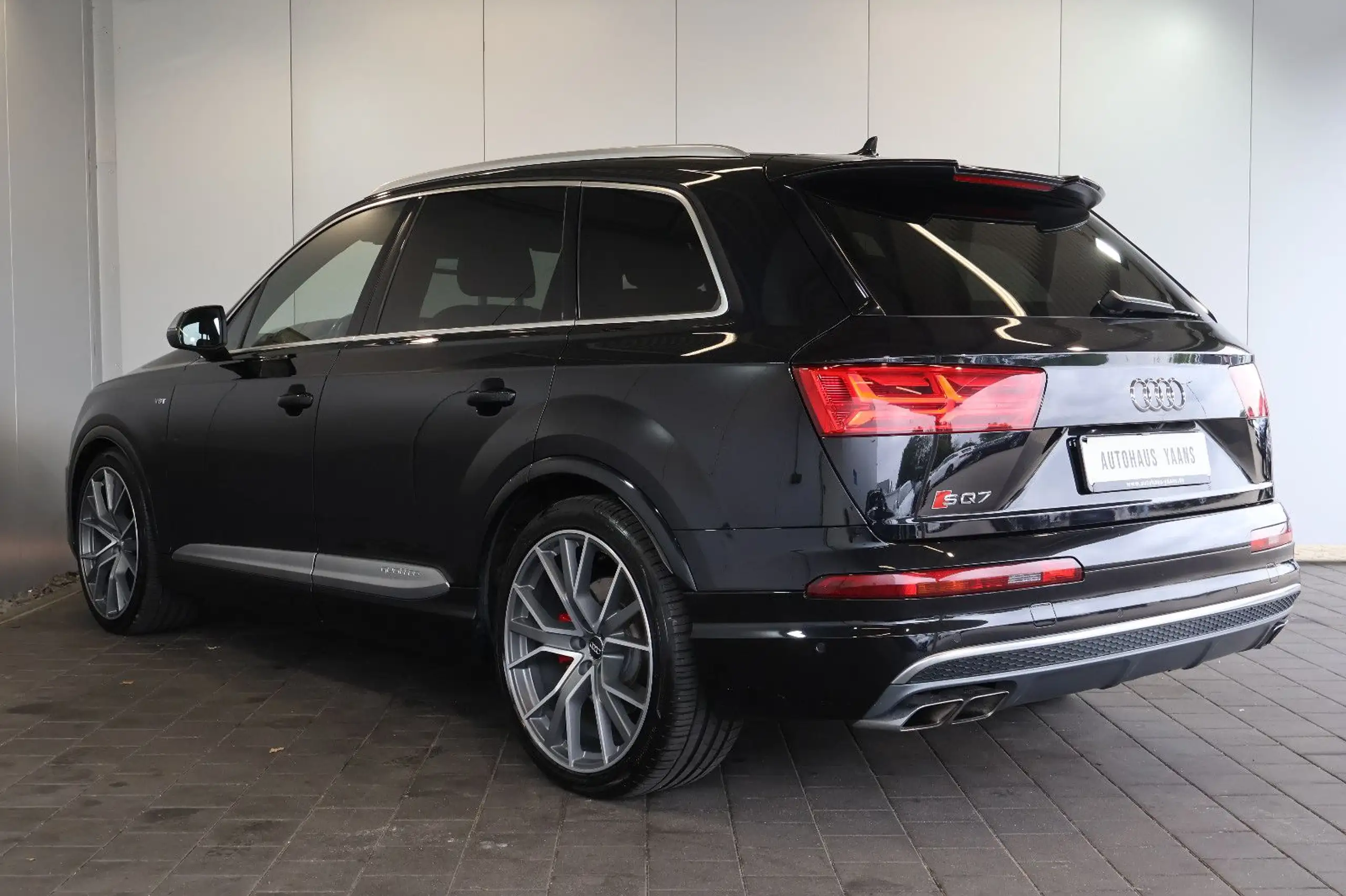 Audi - SQ7