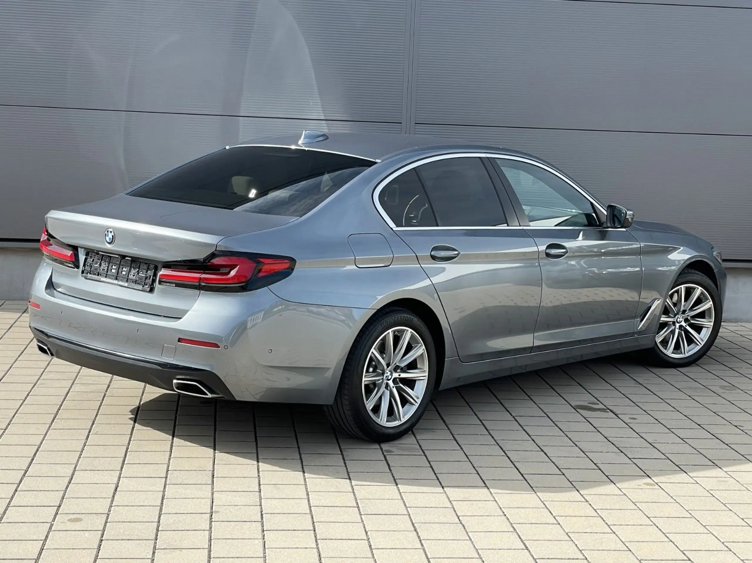 BMW - 520