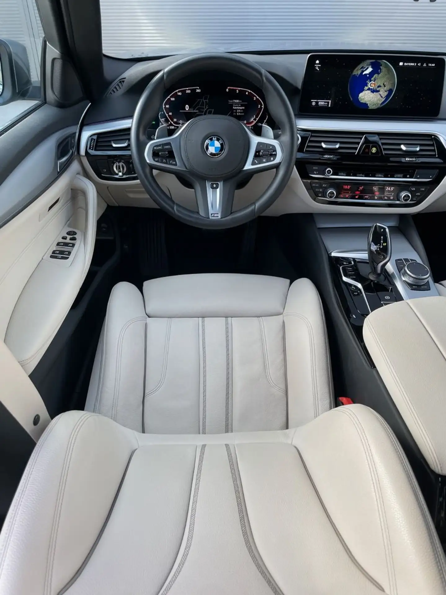 BMW - 520