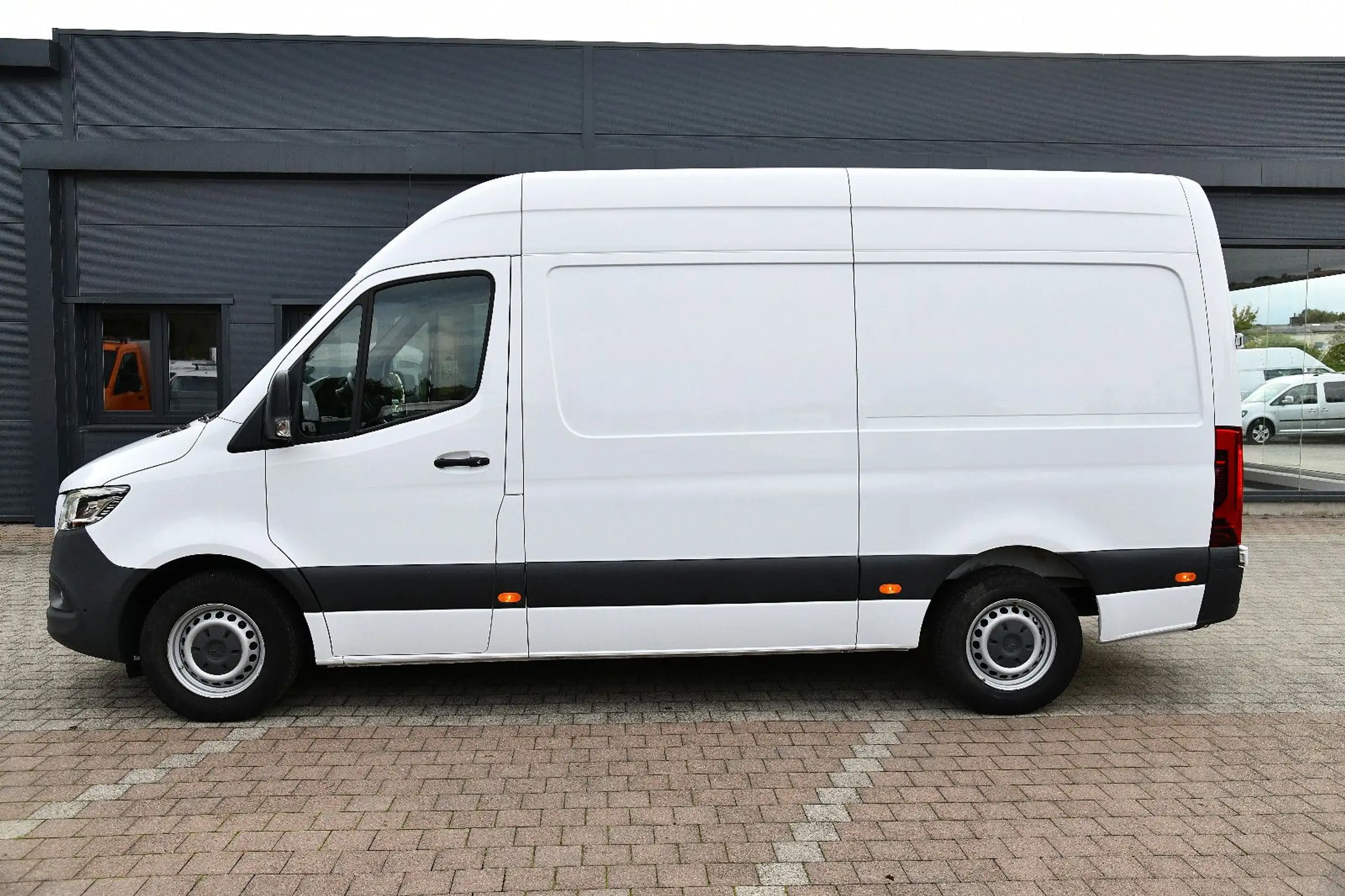 Mercedes-Benz - Sprinter