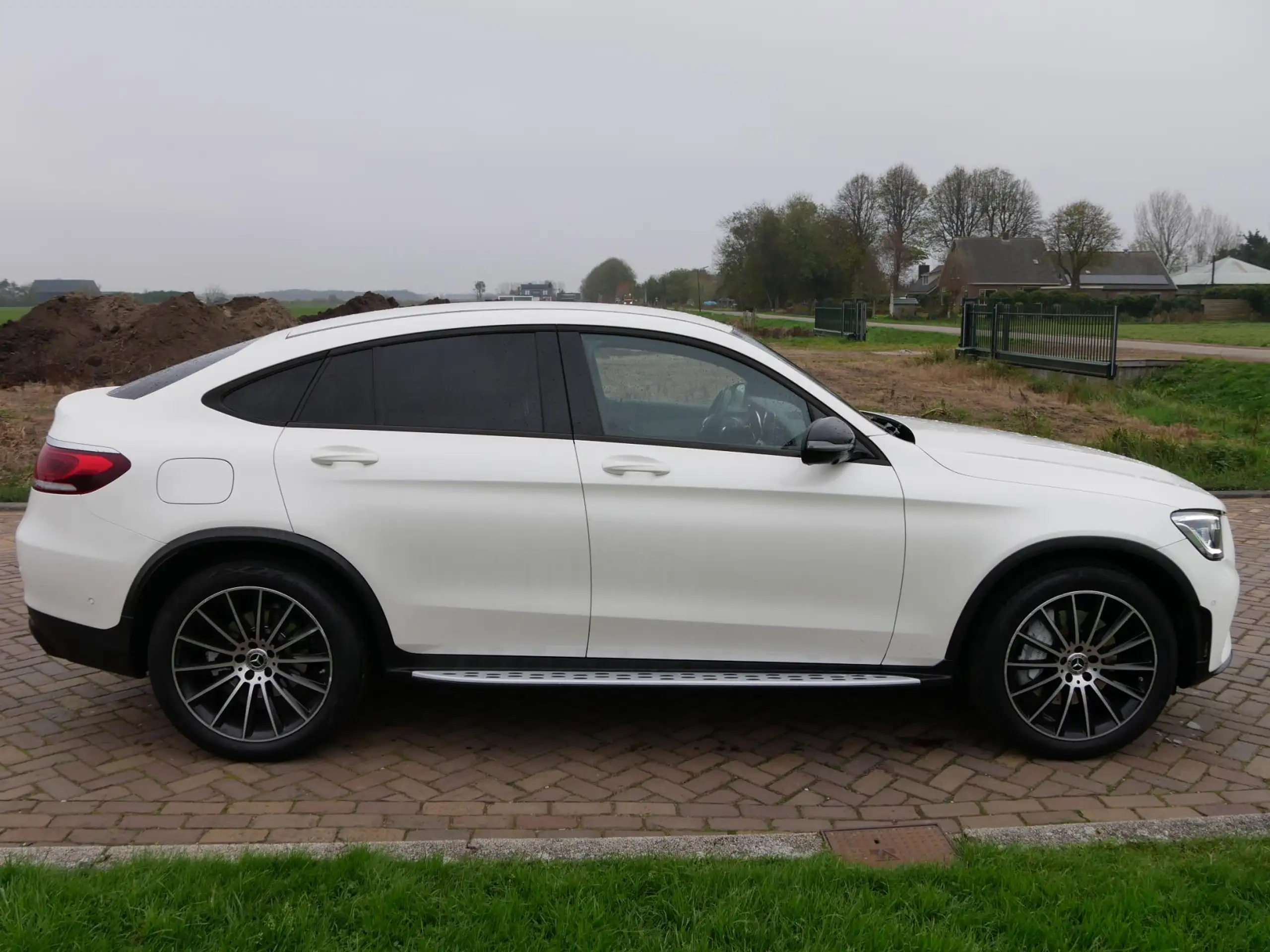 Mercedes-Benz - GLC 220