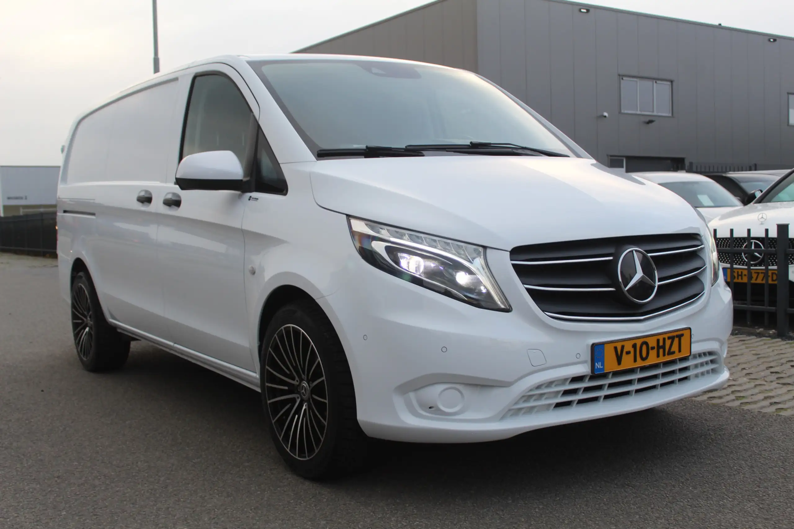 Mercedes-Benz - Vito