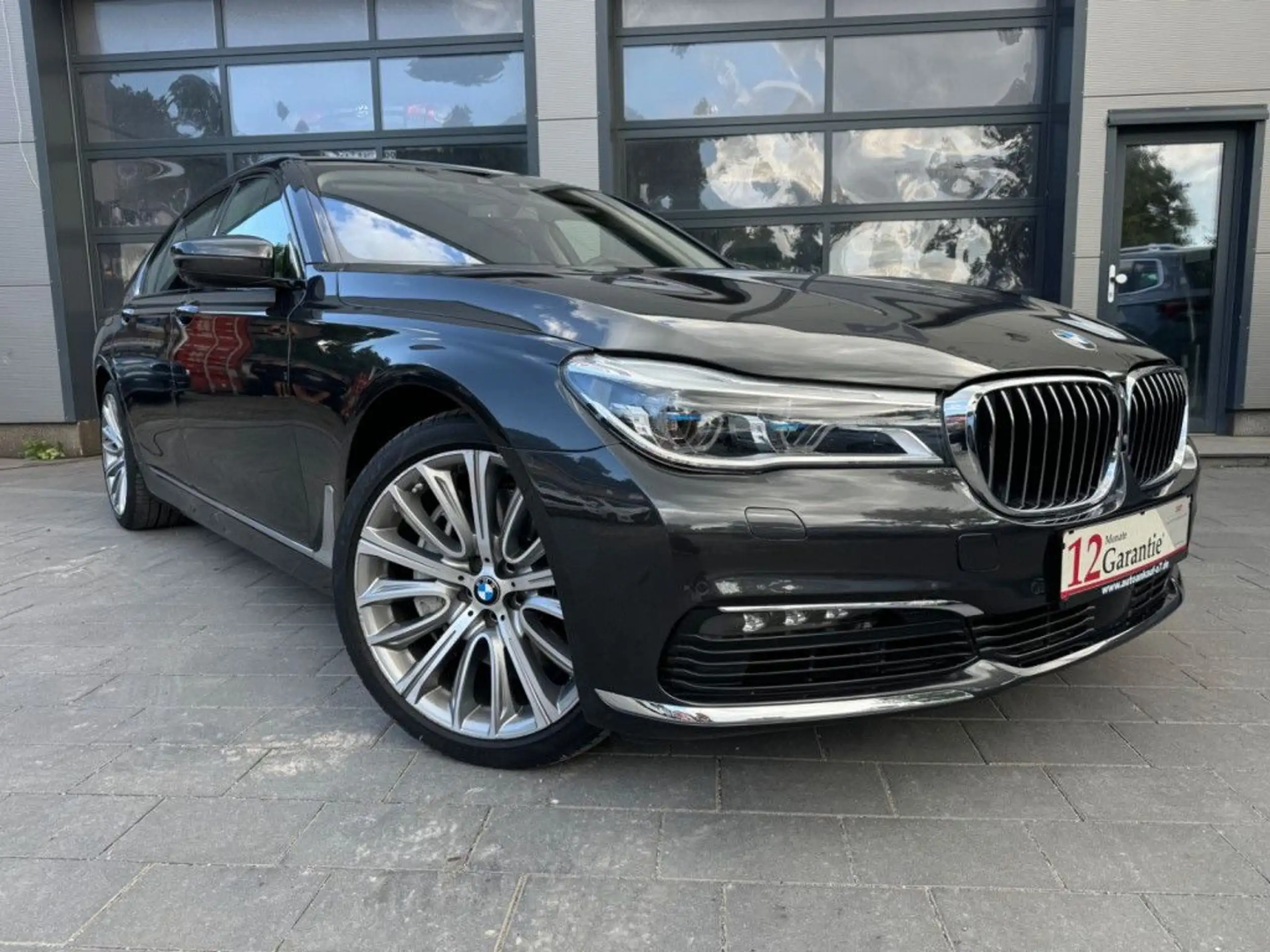 BMW - 750