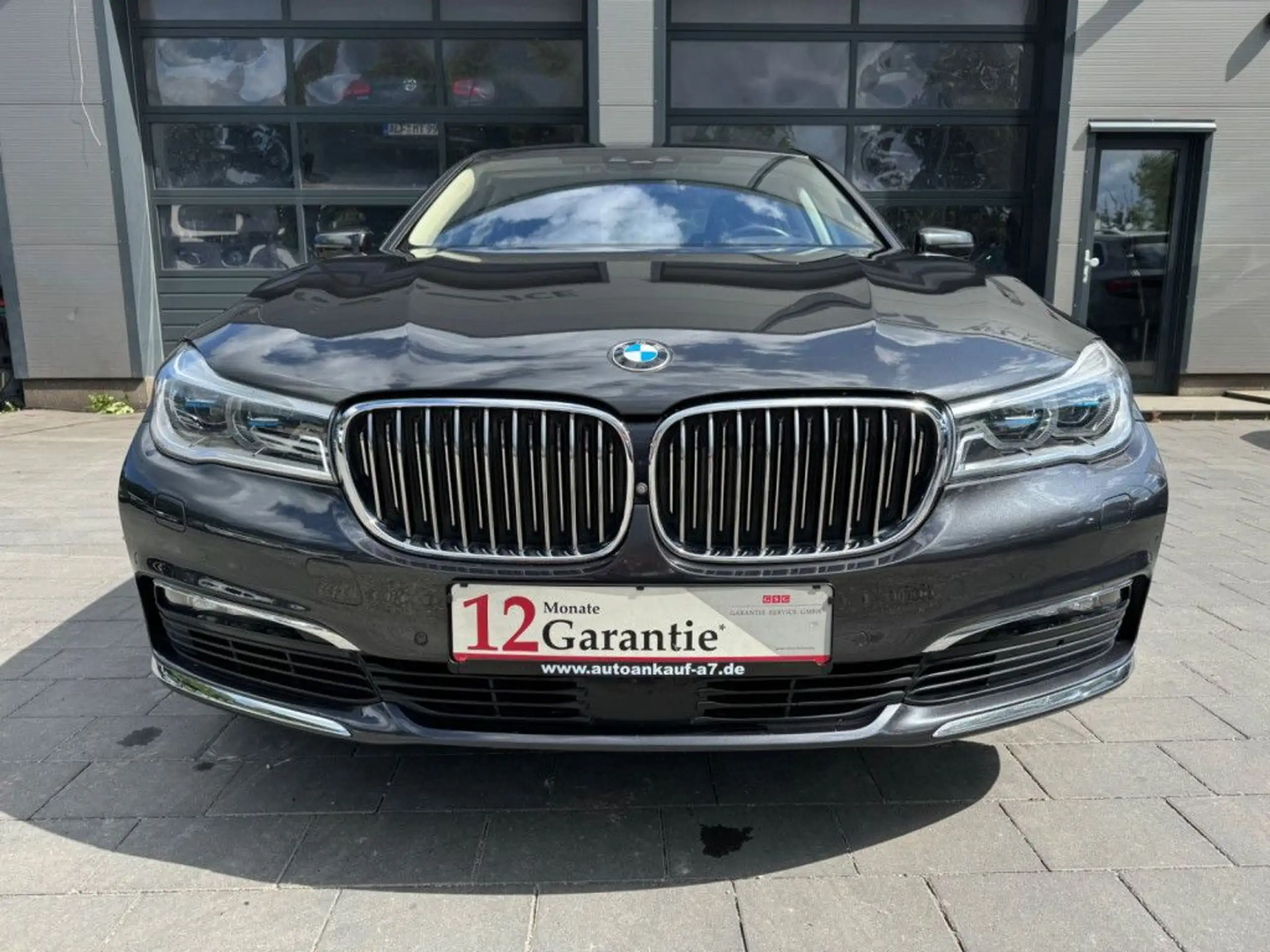 BMW - 750