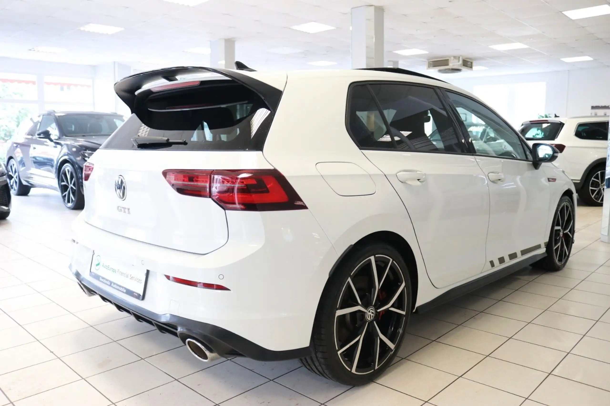 Volkswagen - Golf