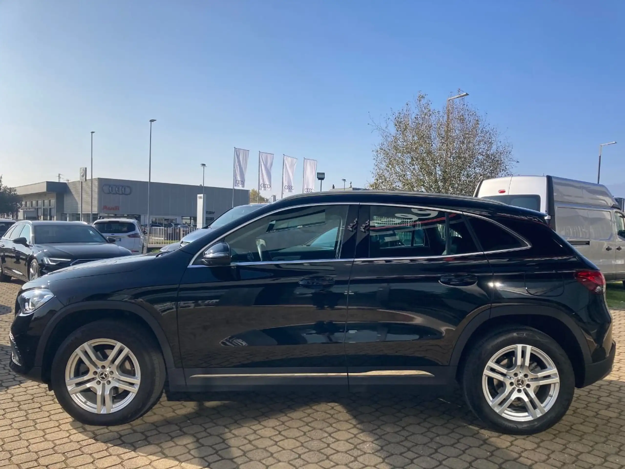 Mercedes-Benz - GLA 200