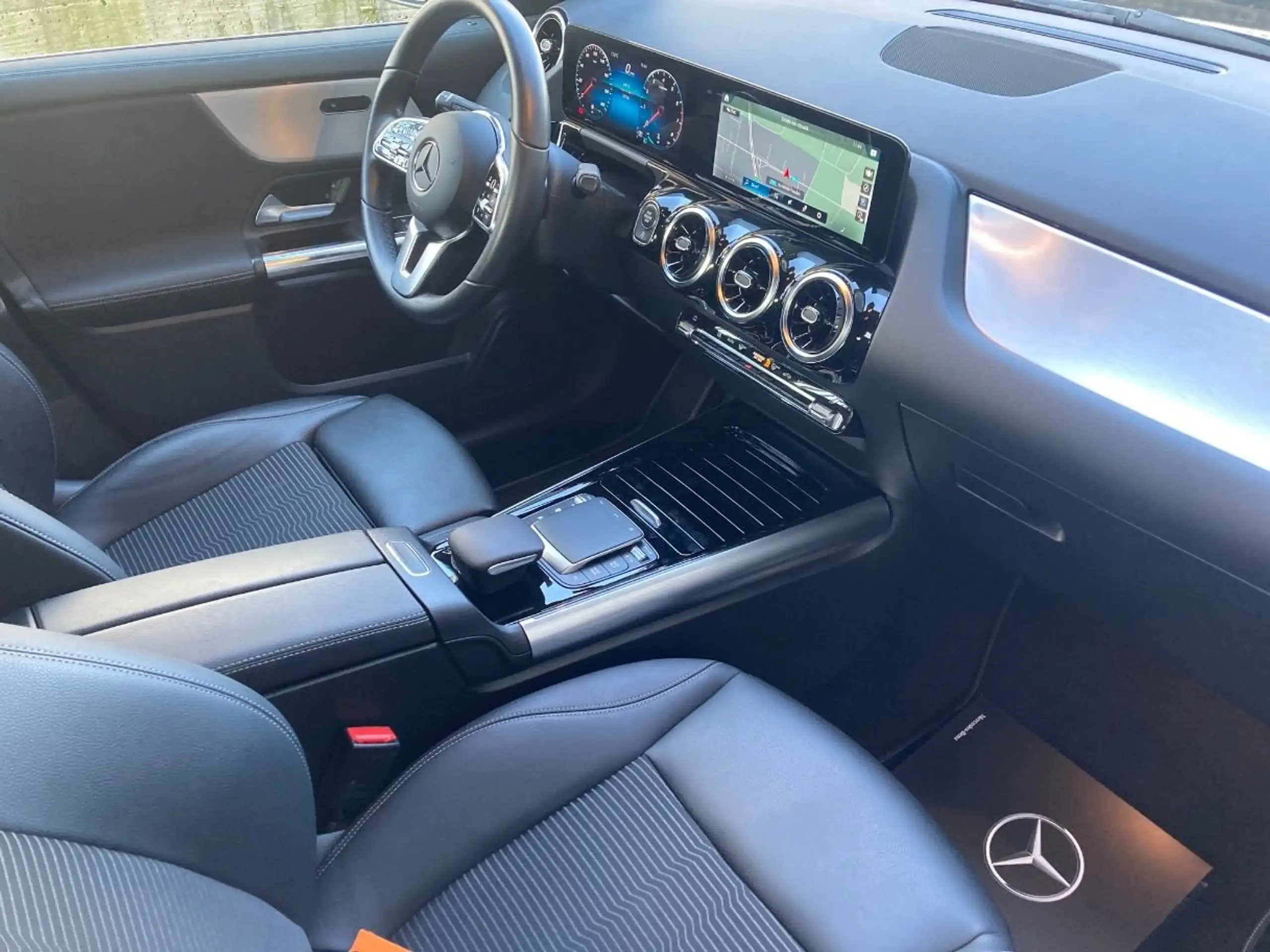 Mercedes-Benz - GLA 200