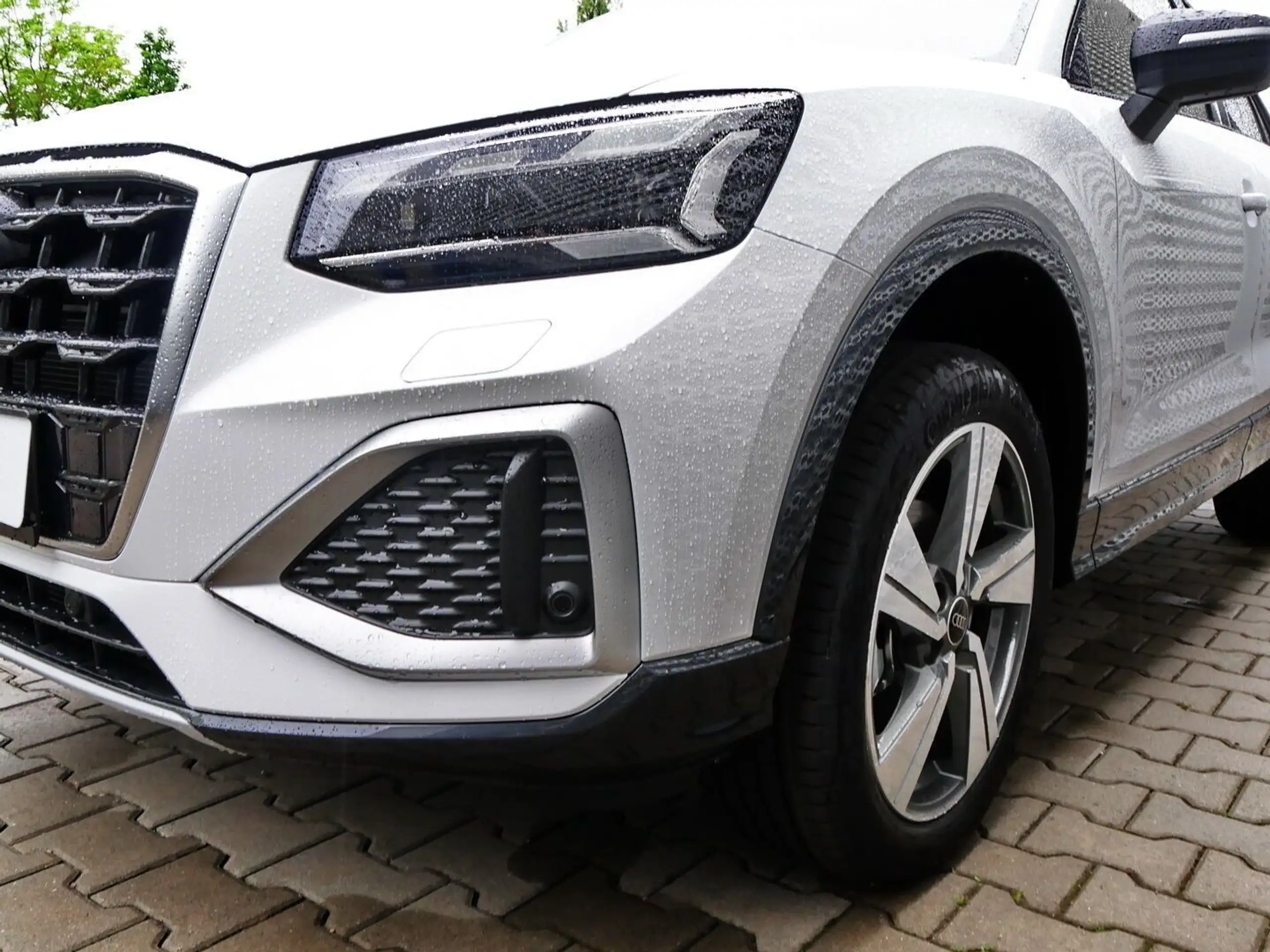 Audi - Q2