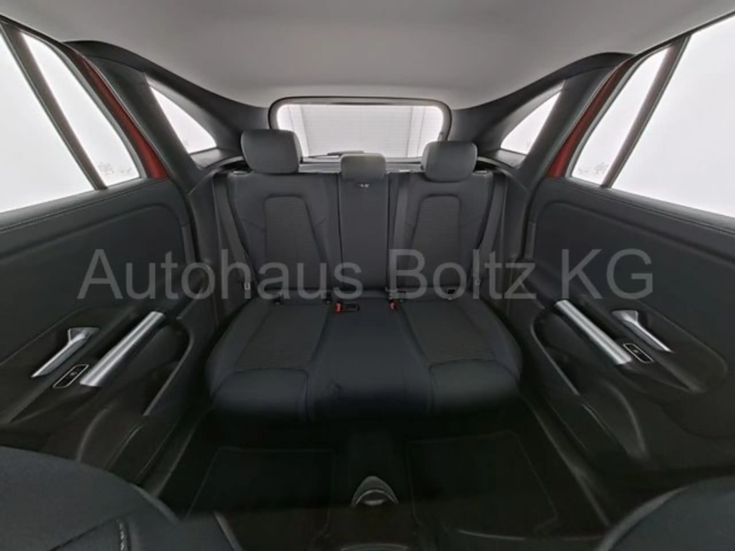 Mercedes-Benz - GLA 180