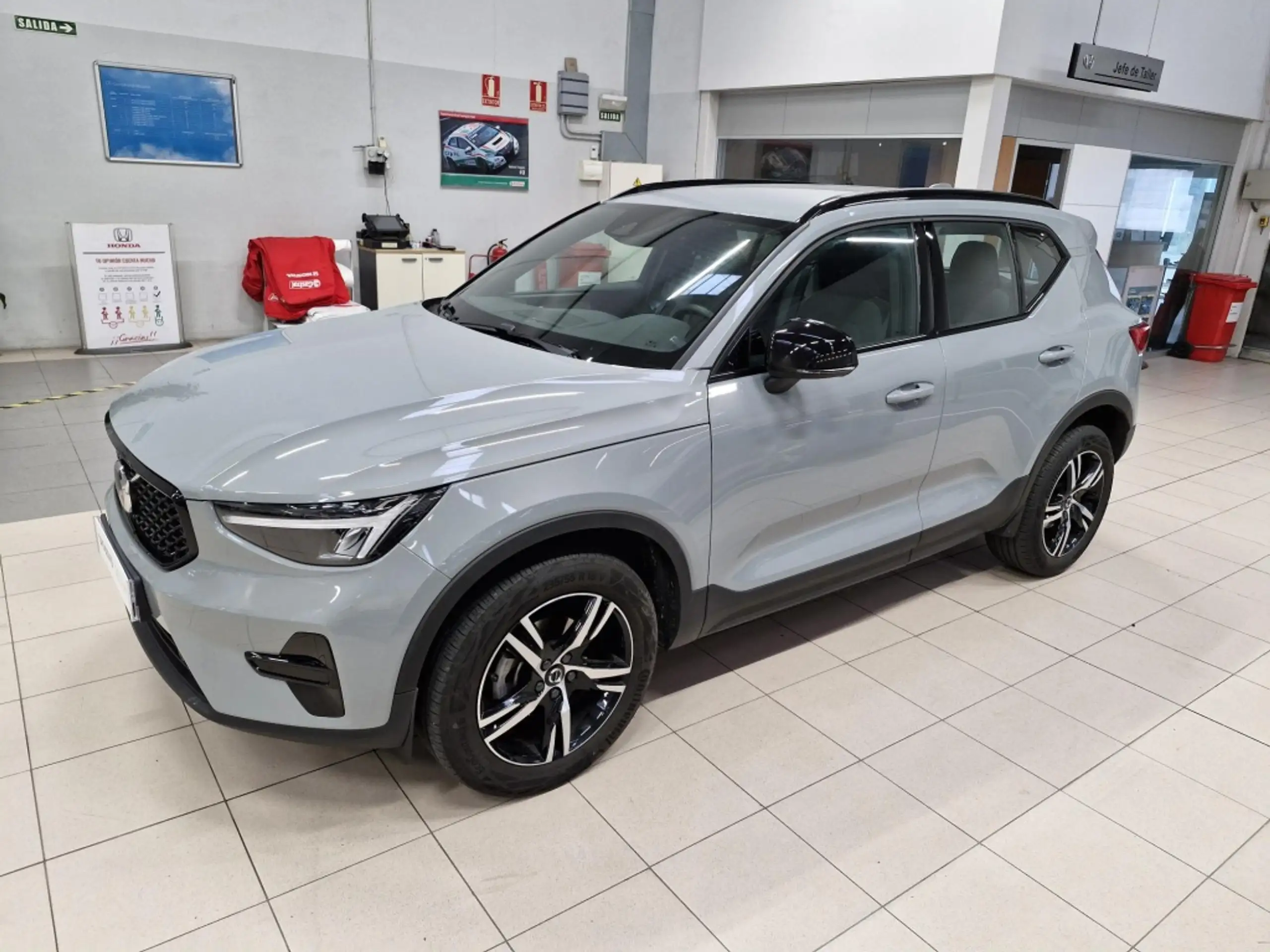 Volvo - XC40