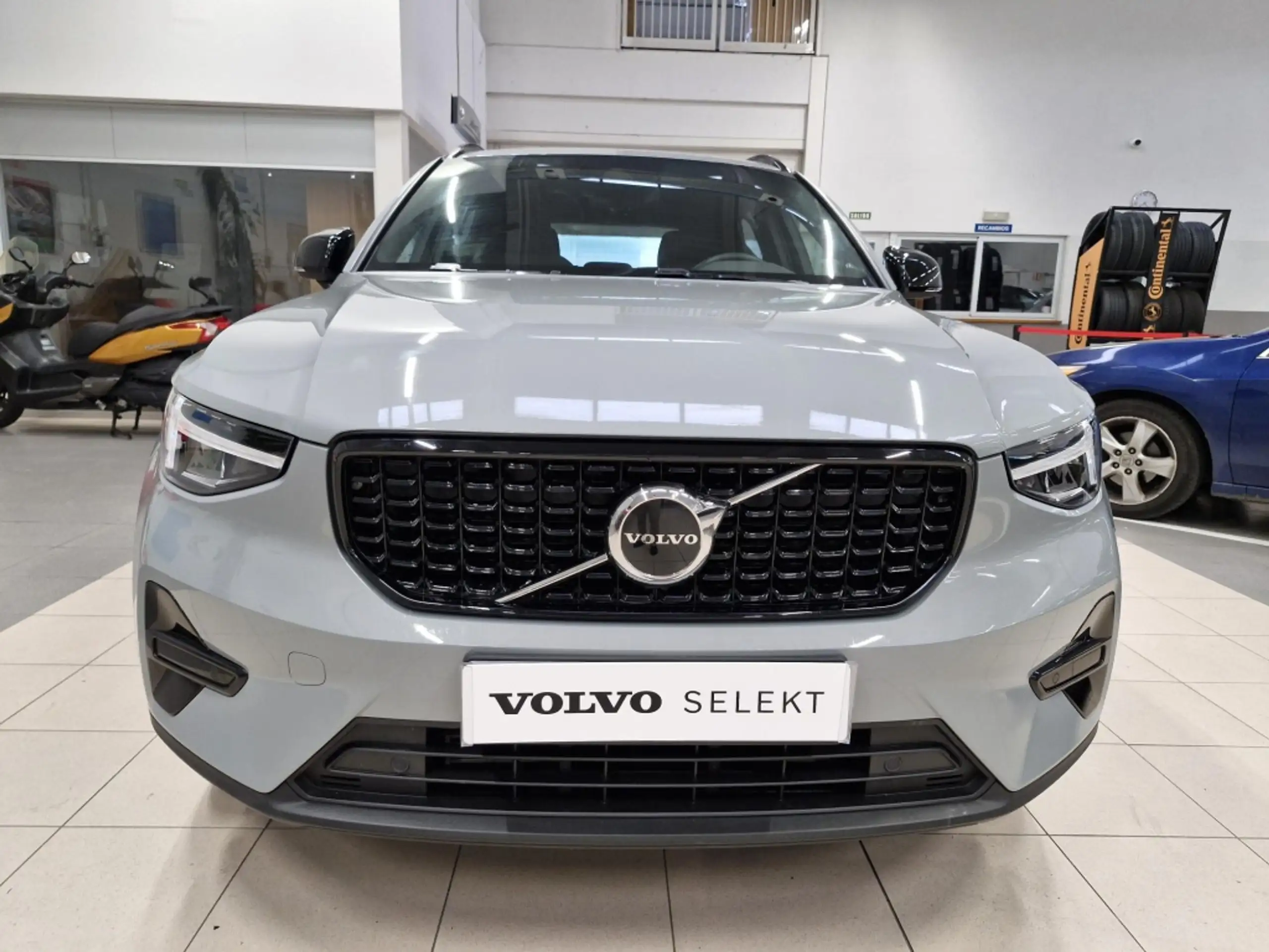 Volvo - XC40